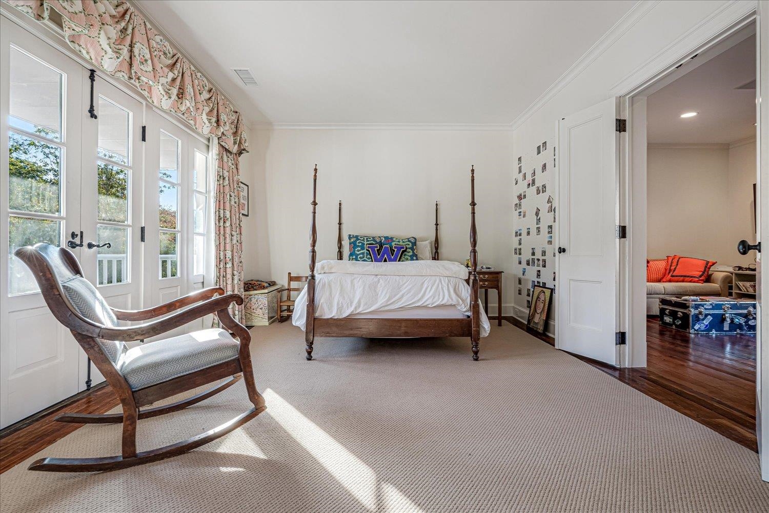 202 CLOISTER GREEN LN
