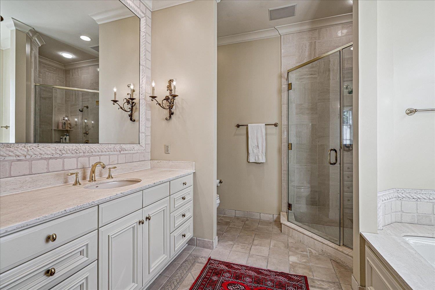 202 CLOISTER GREEN LN