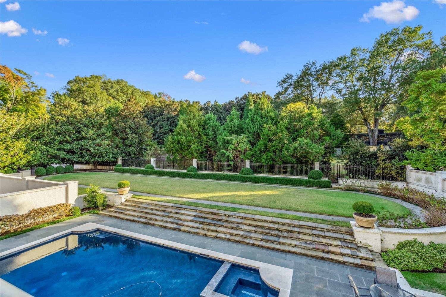 202 CLOISTER GREEN LN