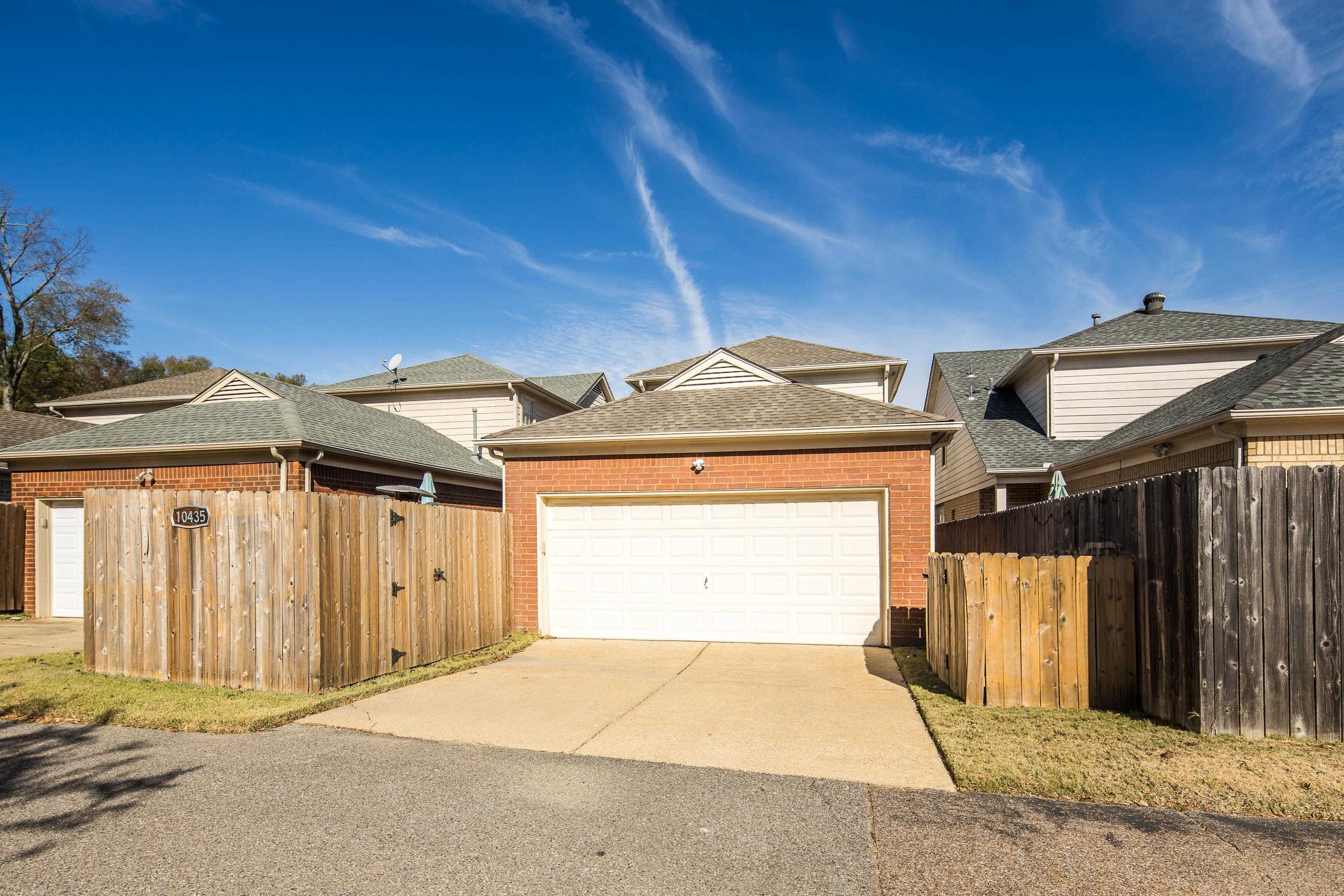10435 KENSINGTON CIR
