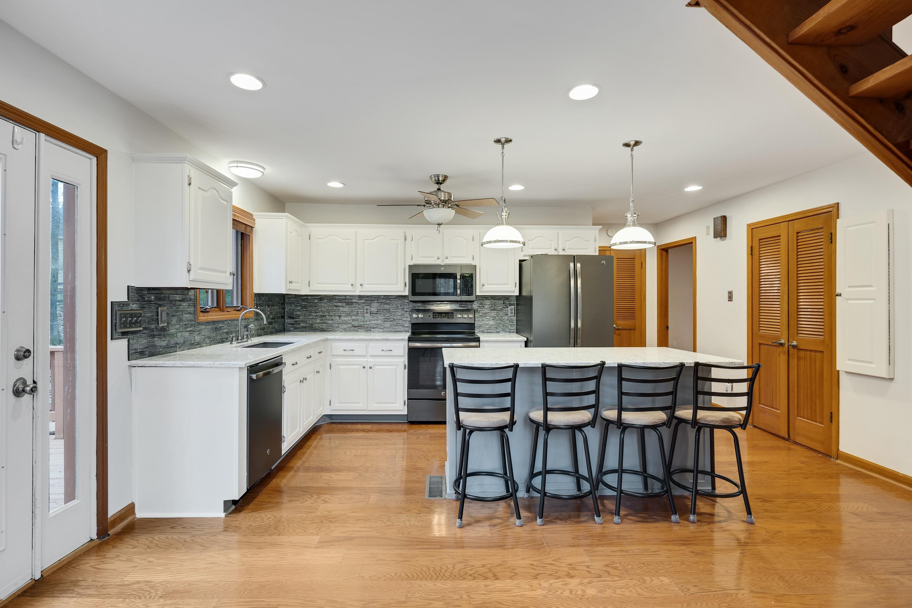 8580 GRAND OAKS CV