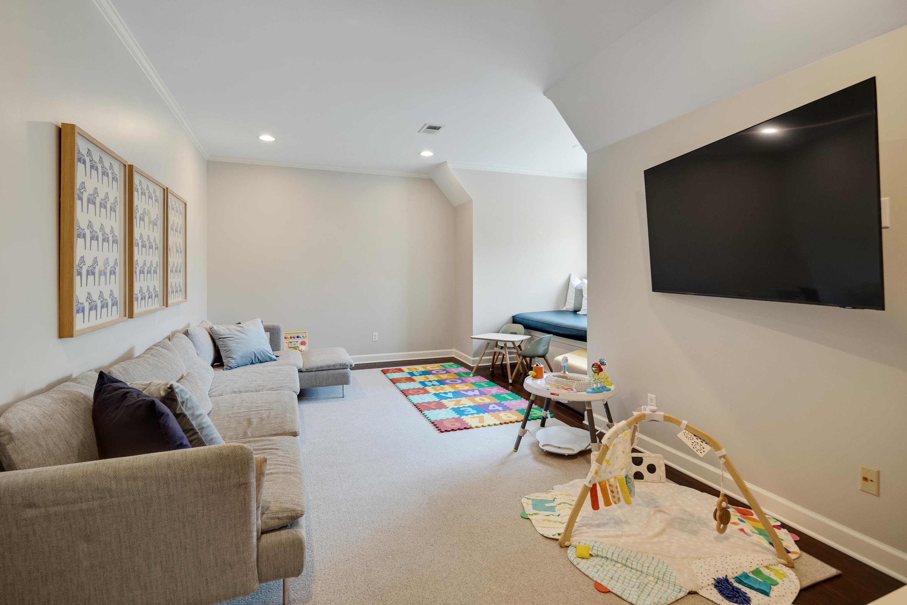 439 CHERRY HALL PL