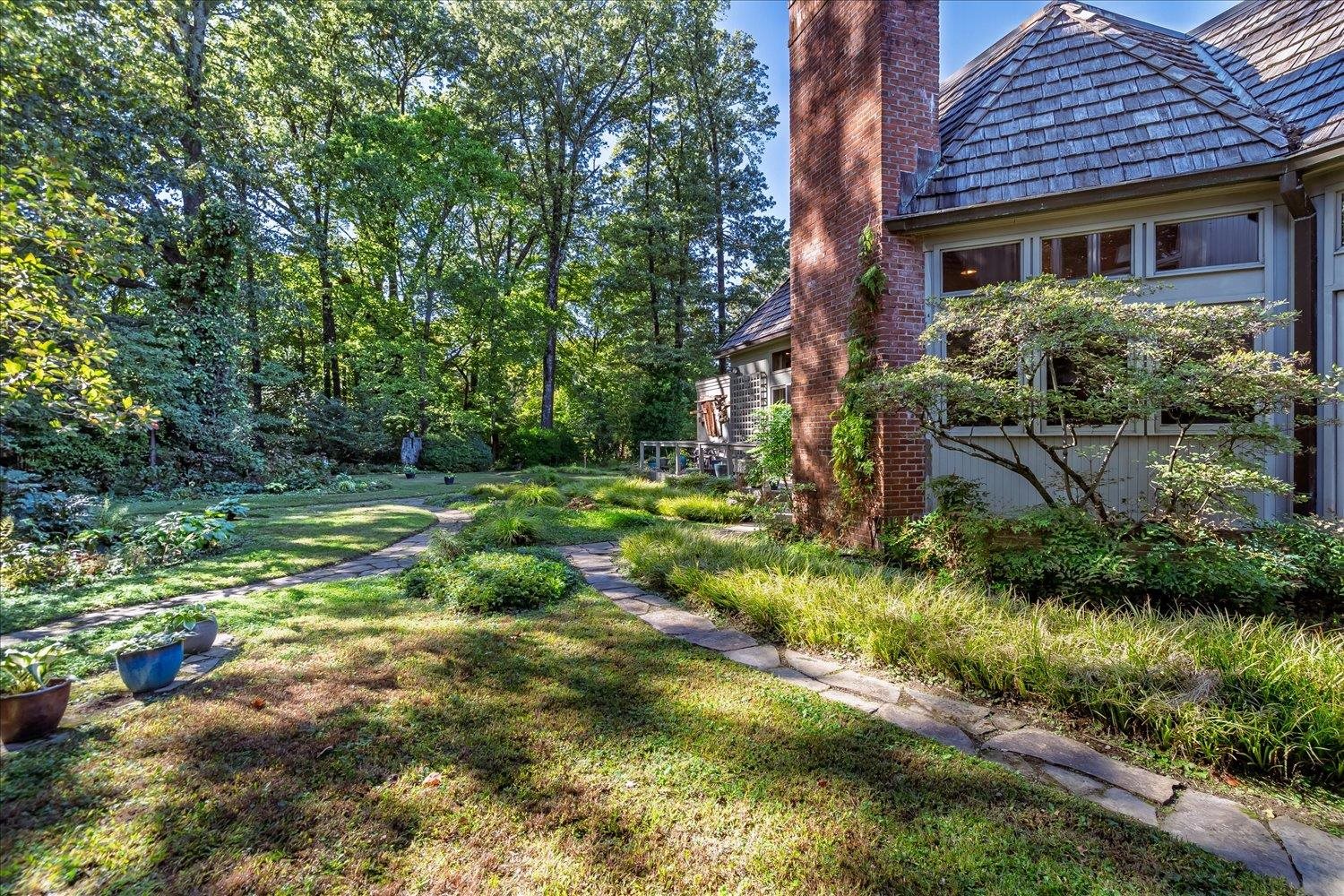 311 E CHERRY CIR