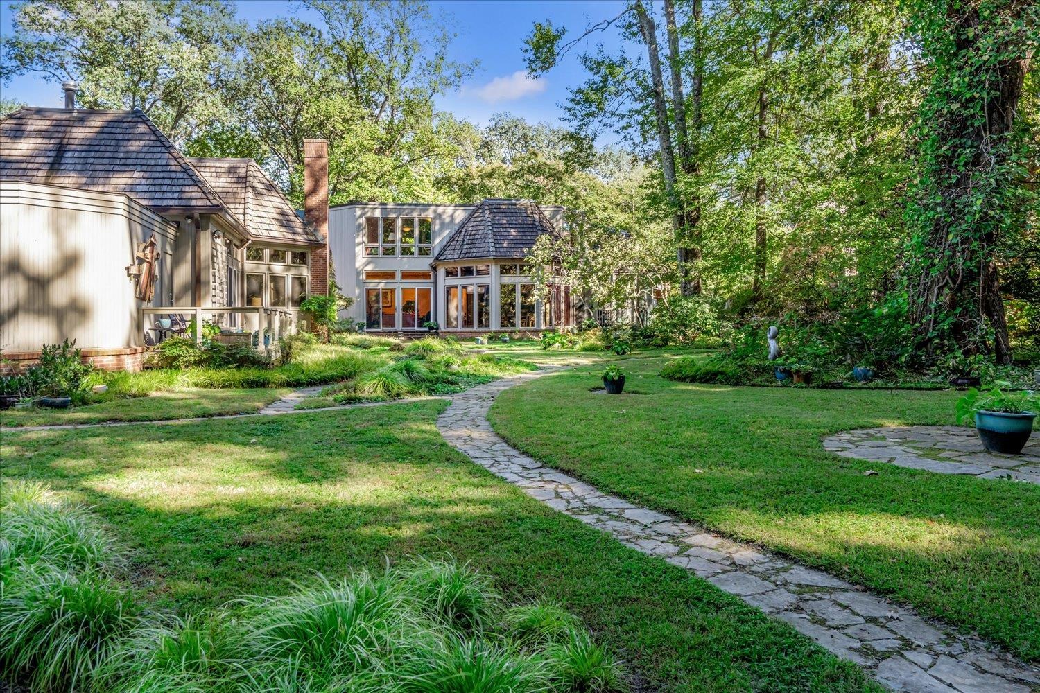 311 E CHERRY CIR