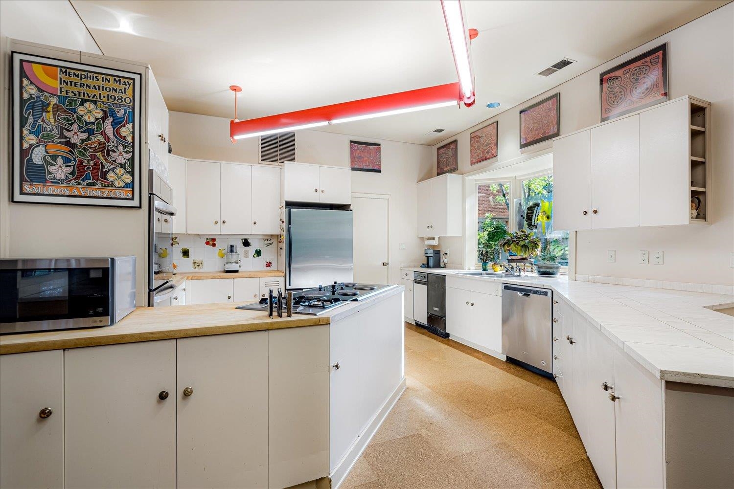 311 E CHERRY CIR