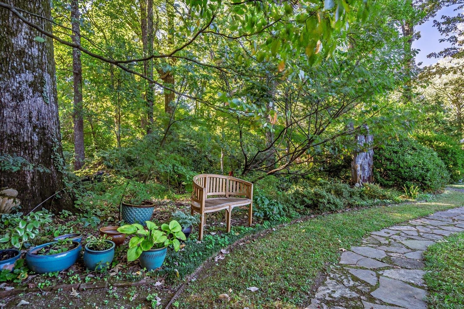 311 E CHERRY CIR