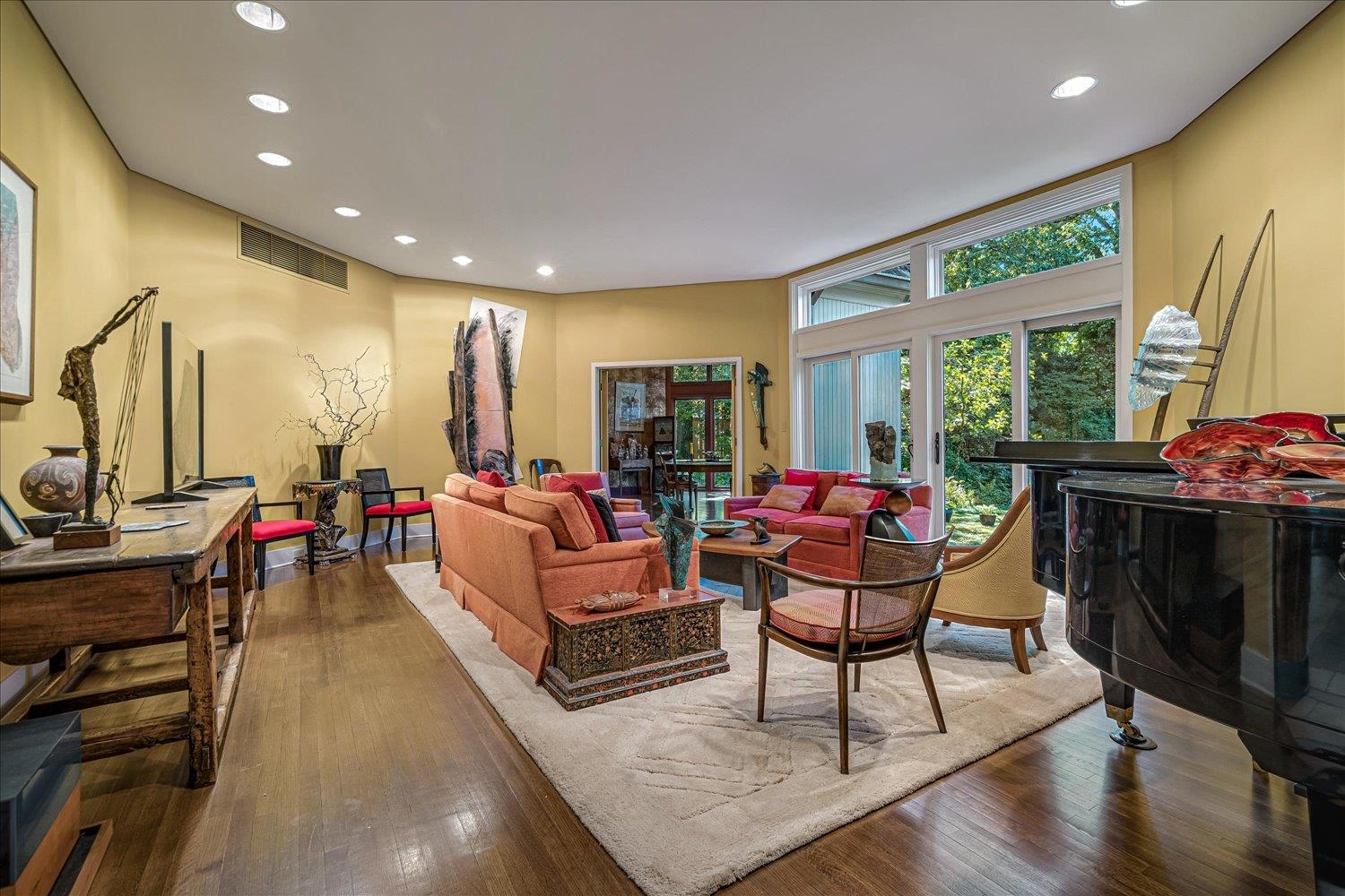 311 E CHERRY CIR