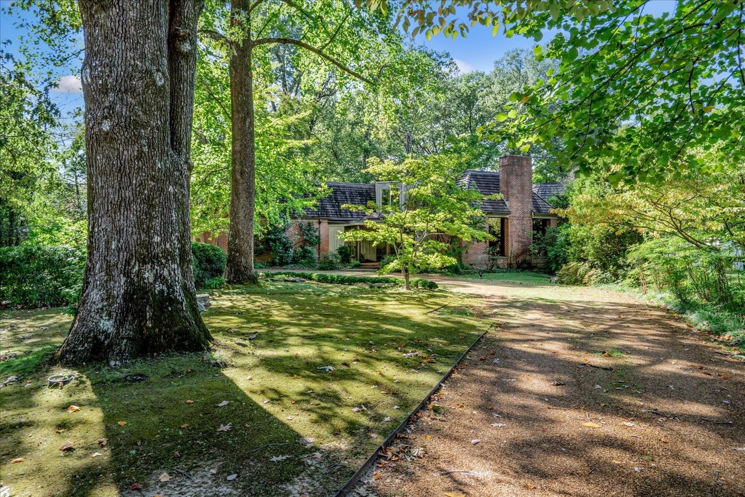 311 E CHERRY CIR