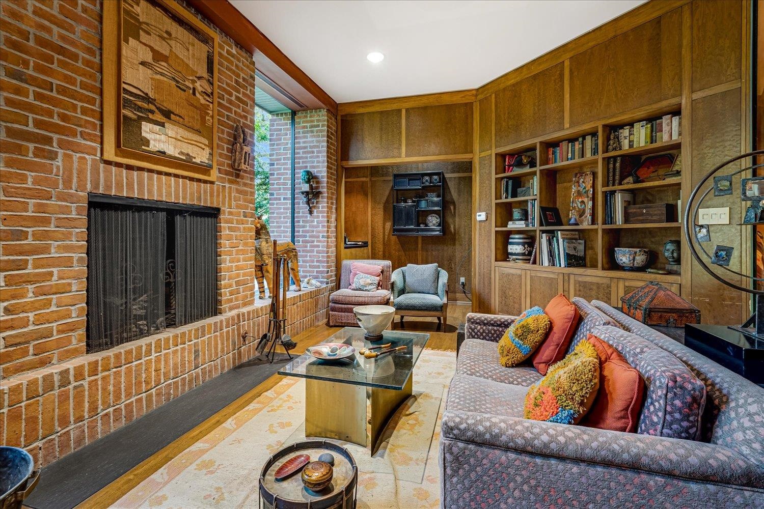 311 E CHERRY CIR