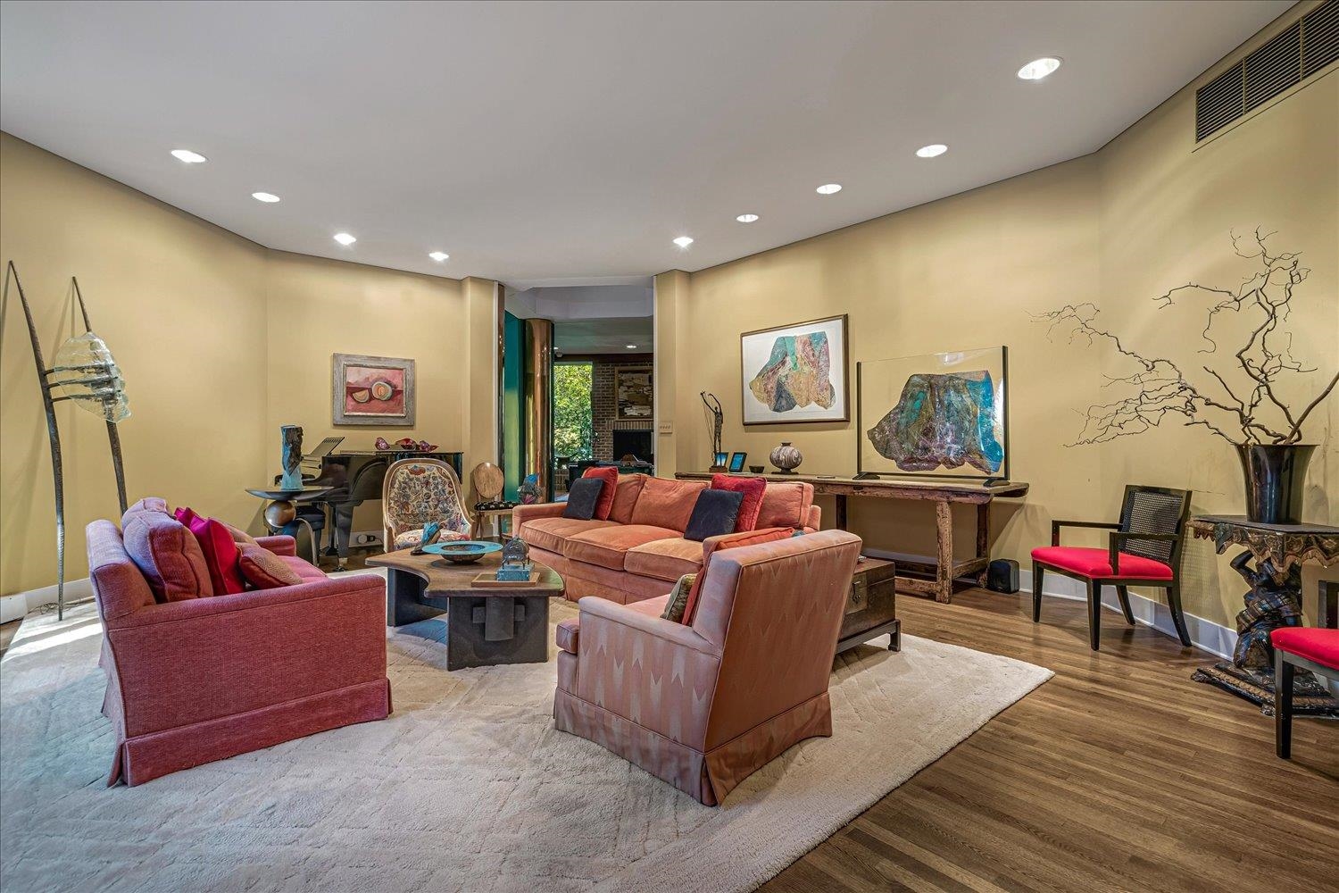 311 E CHERRY CIR