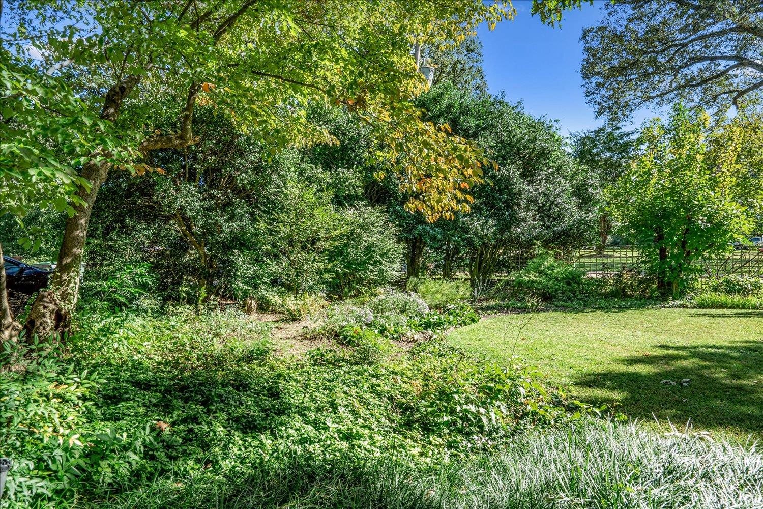 311 E CHERRY CIR