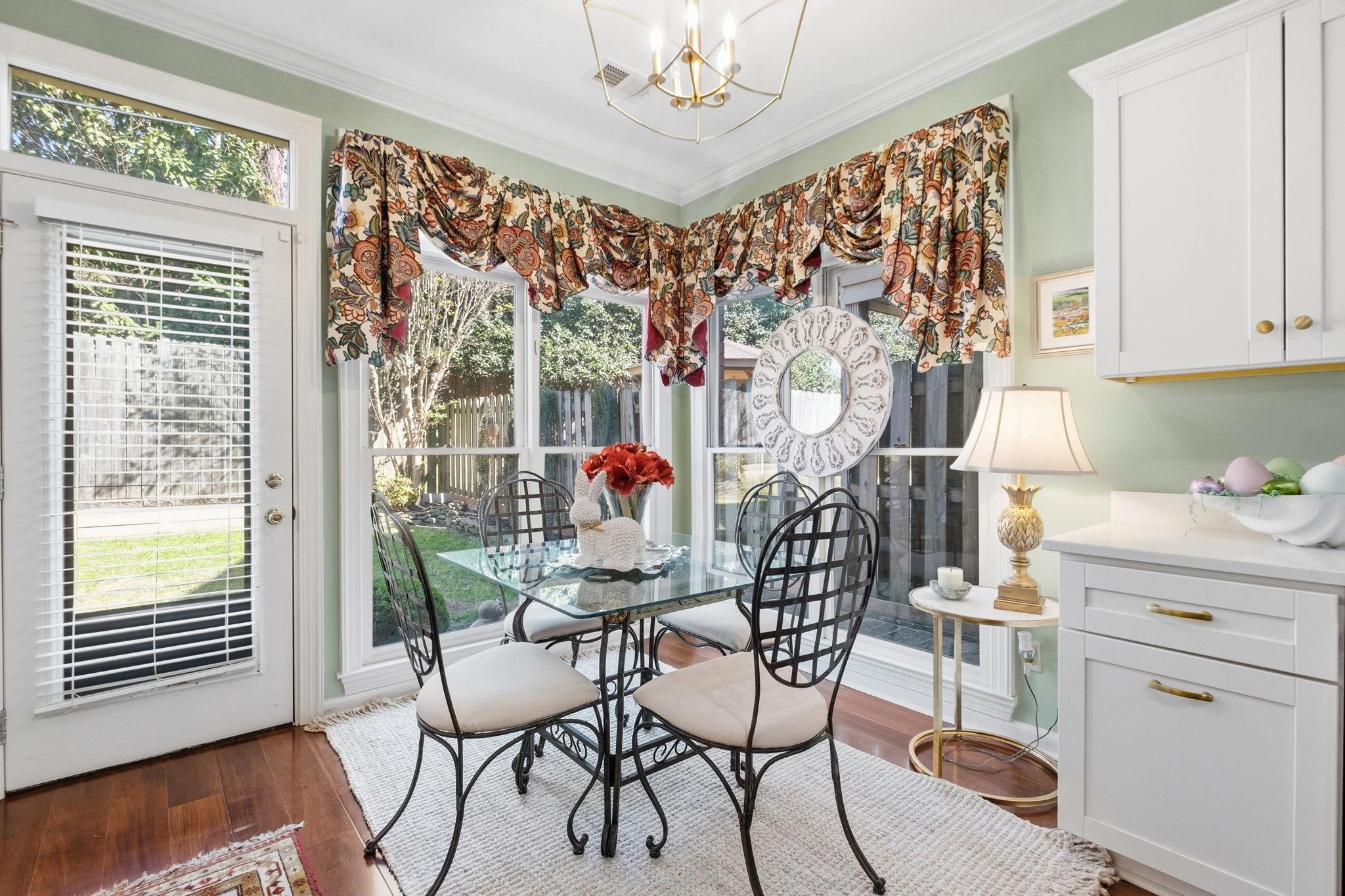 536 E LEXINGTON PARK CIR