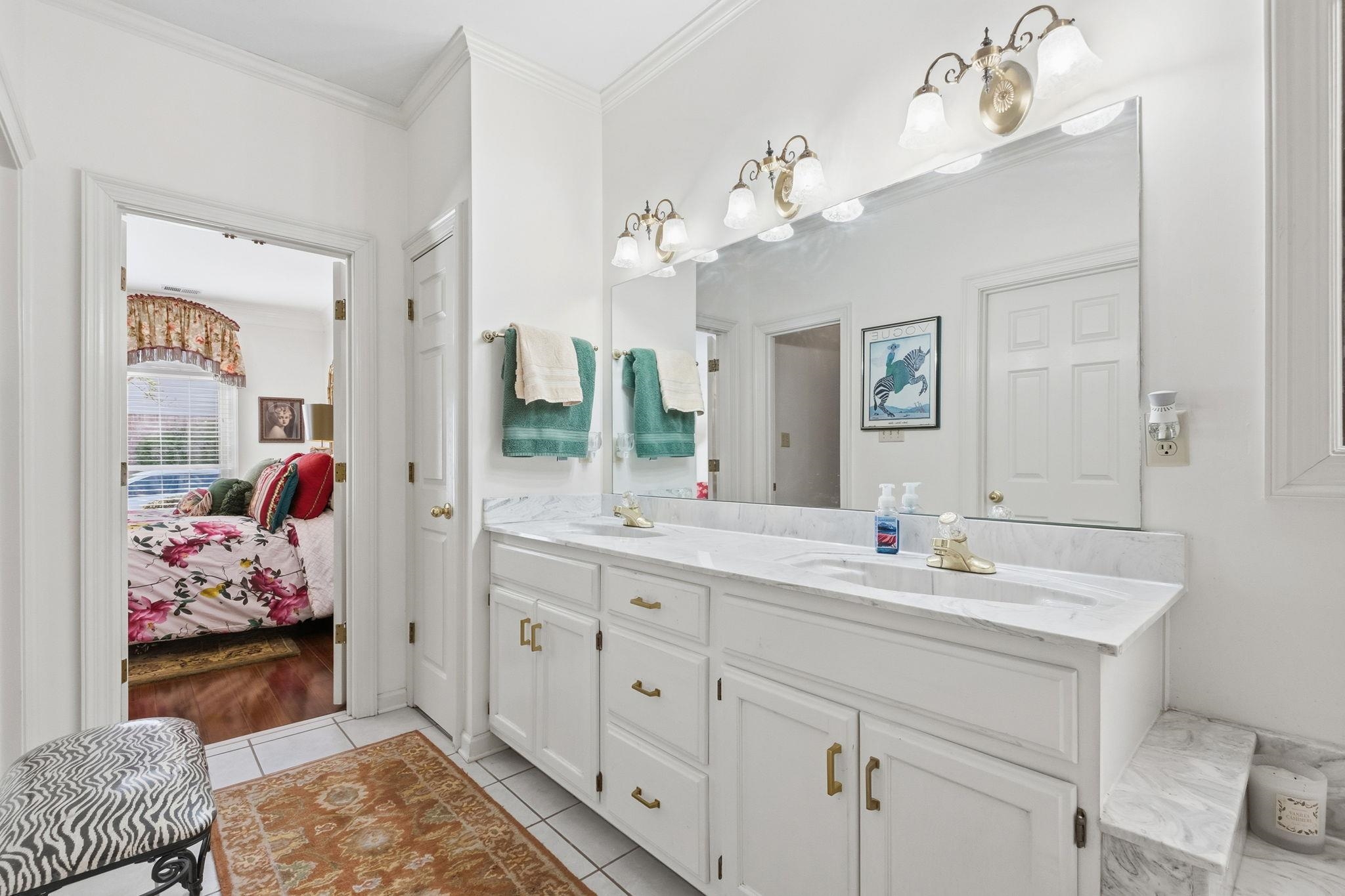 536 E LEXINGTON PARK CIR