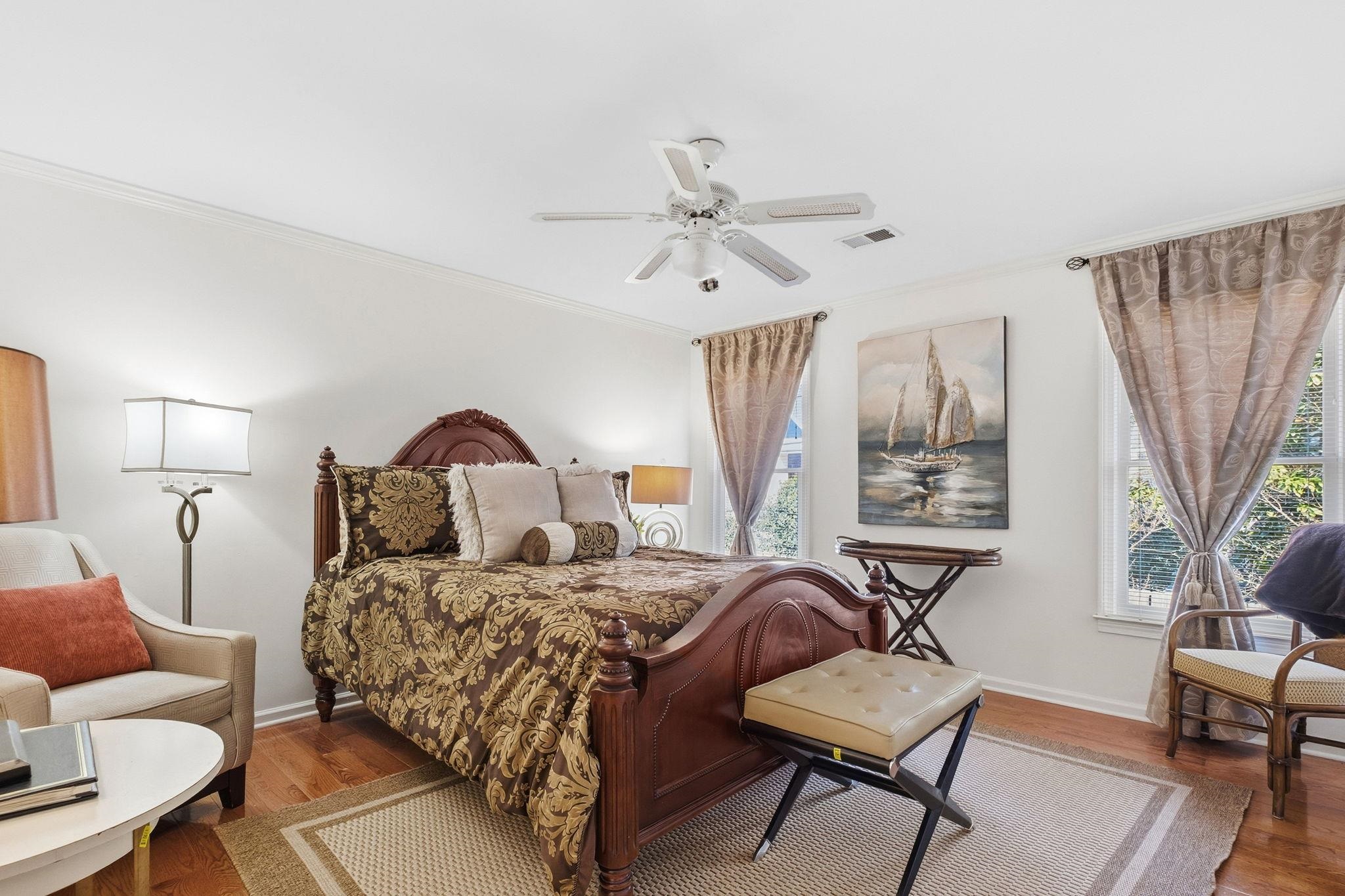 536 E LEXINGTON PARK CIR