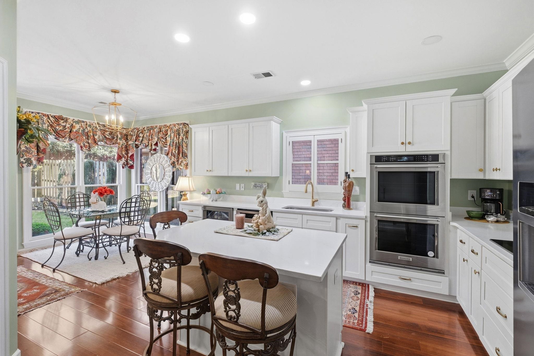 536 E LEXINGTON PARK CIR