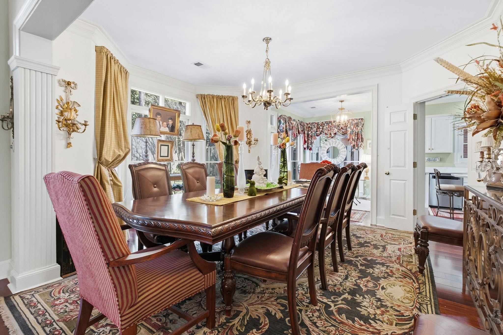 536 E LEXINGTON PARK CIR