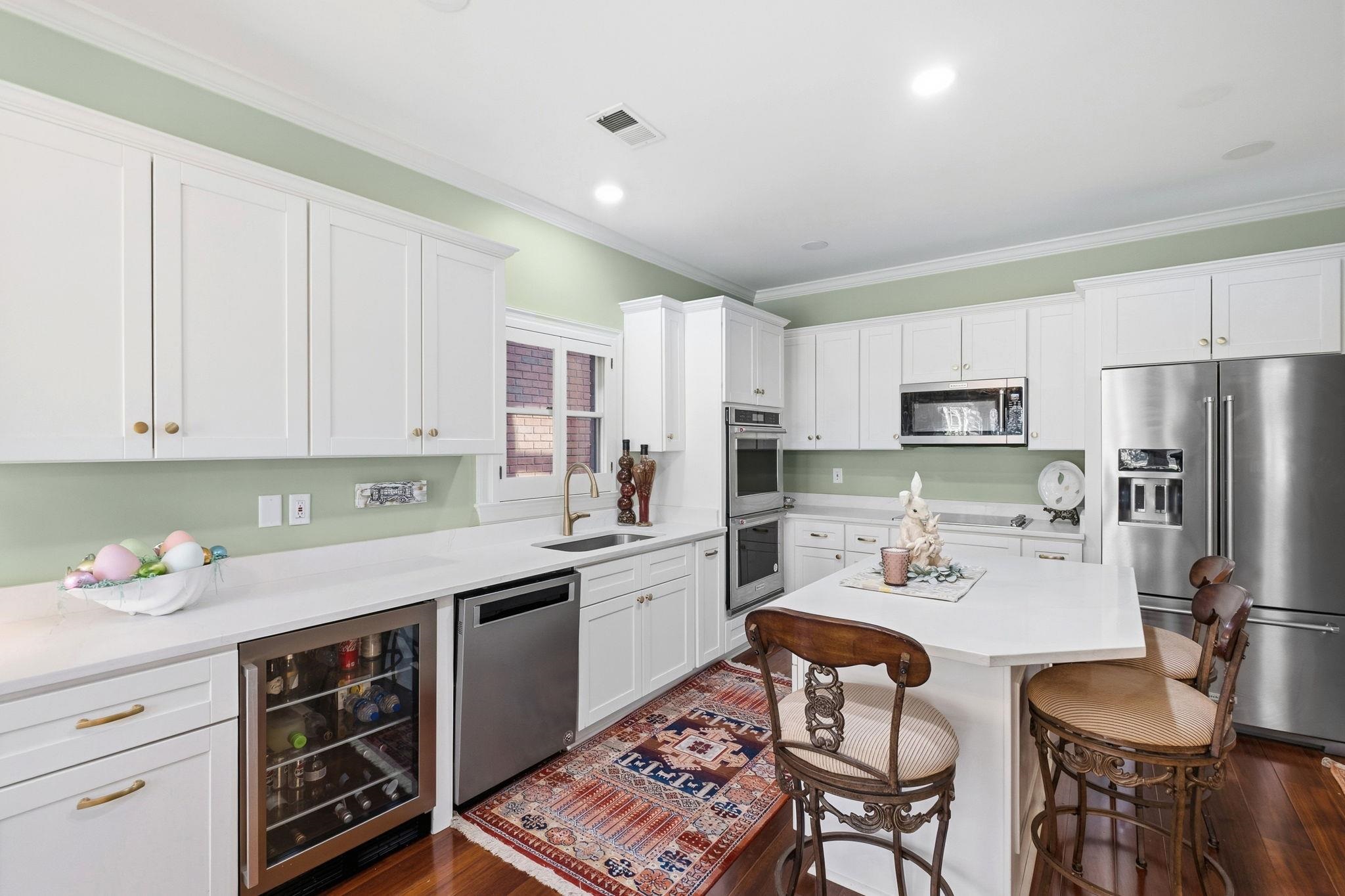 536 E LEXINGTON PARK CIR