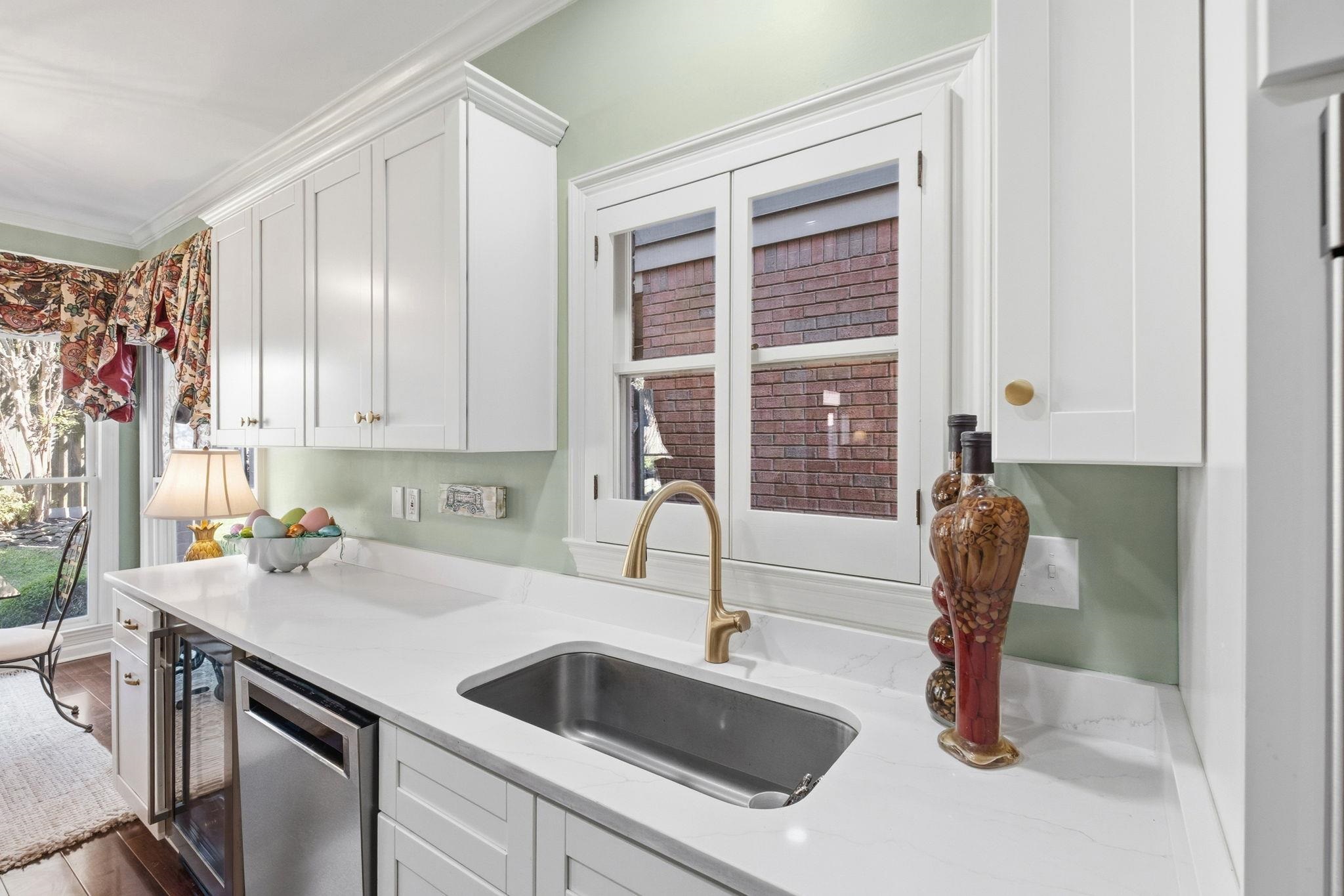 536 E LEXINGTON PARK CIR