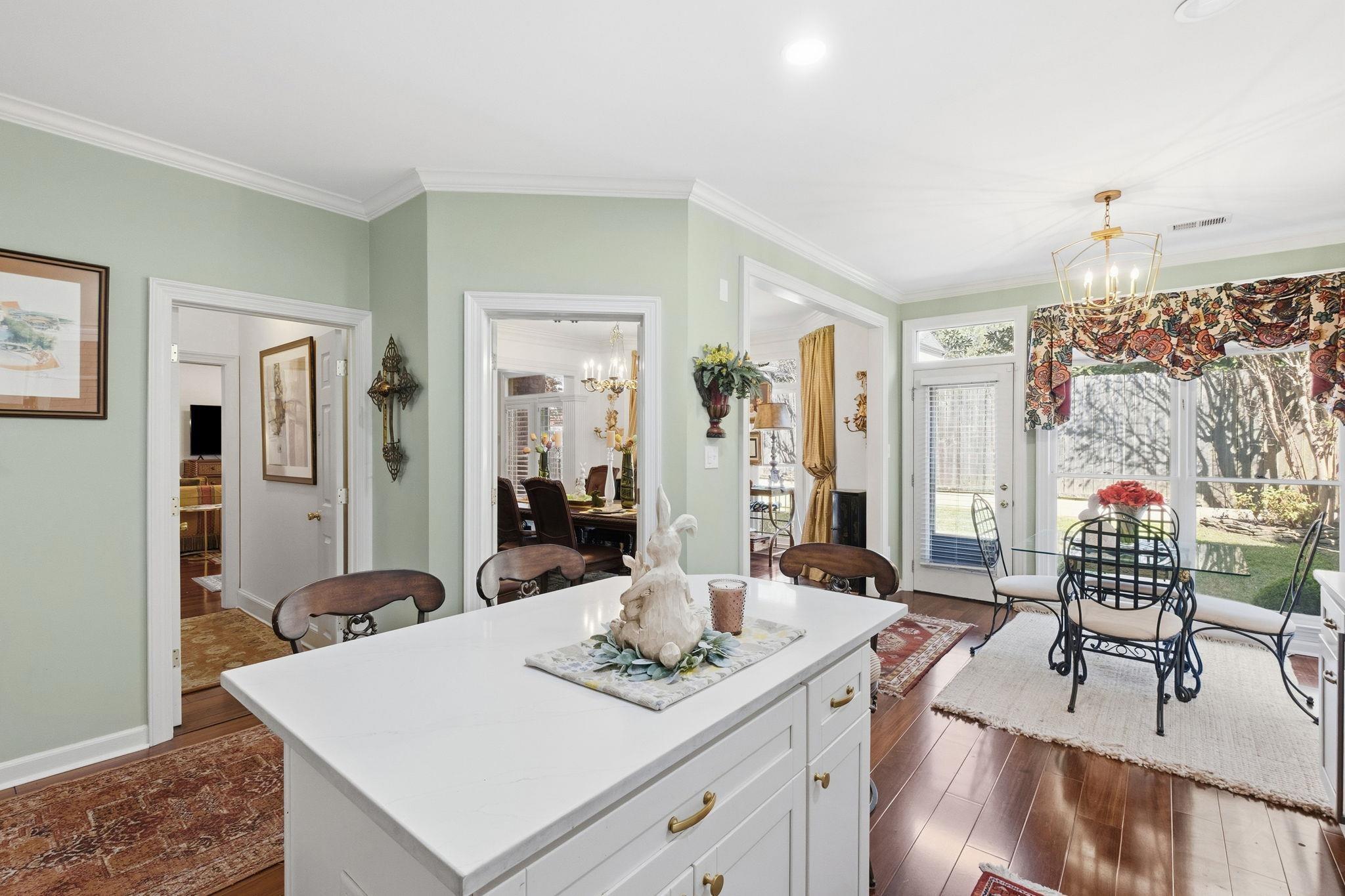 536 E LEXINGTON PARK CIR