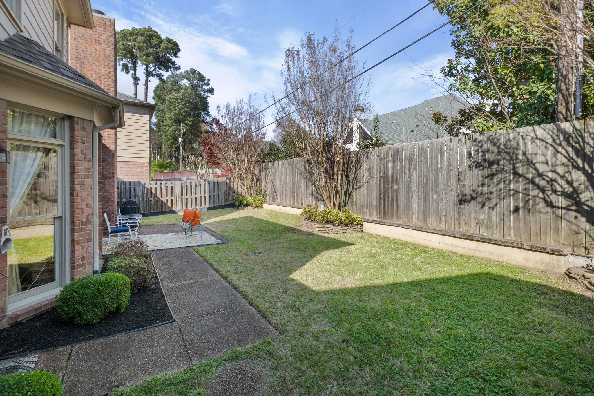 536 E LEXINGTON PARK CIR