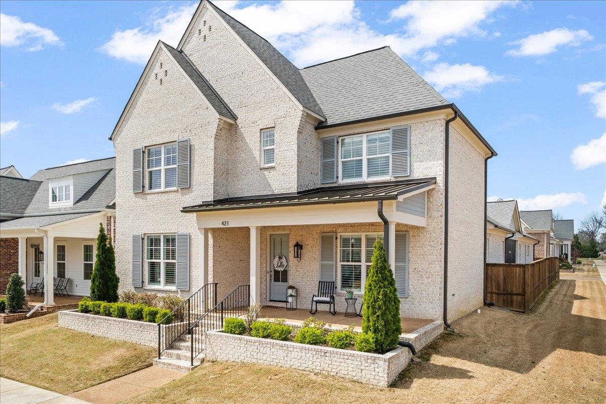 421 CATAWBA VALLEY DR