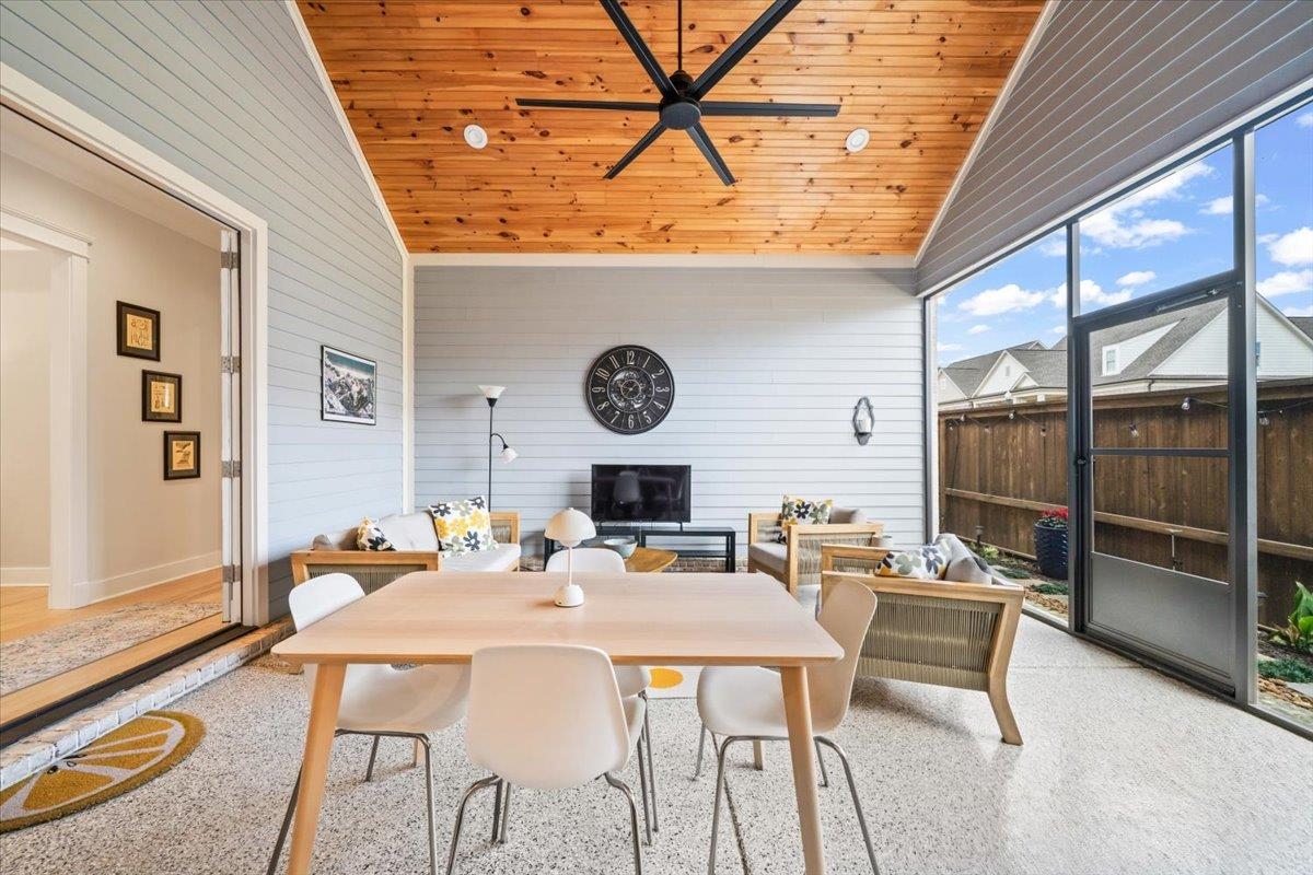 421 CATAWBA VALLEY DR