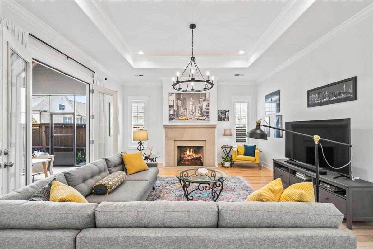 421 CATAWBA VALLEY DR