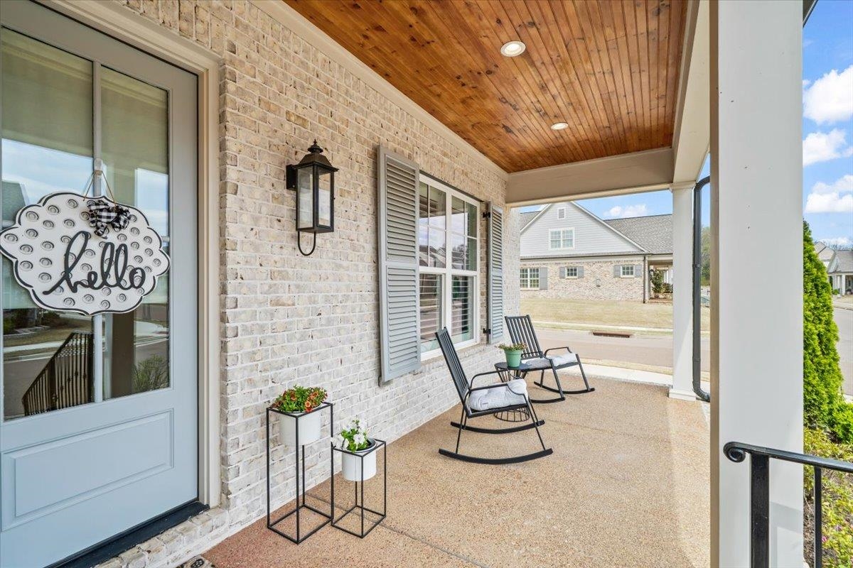 421 CATAWBA VALLEY DR