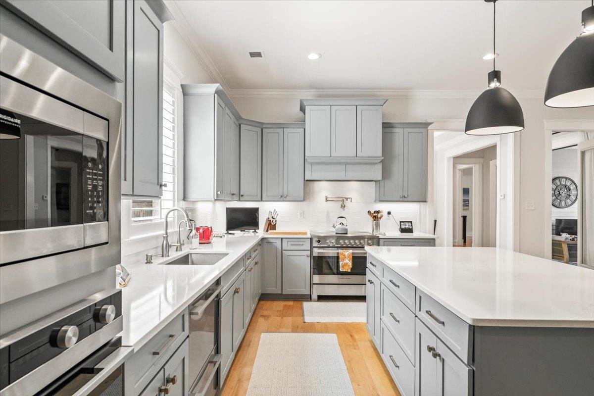 421 CATAWBA VALLEY DR