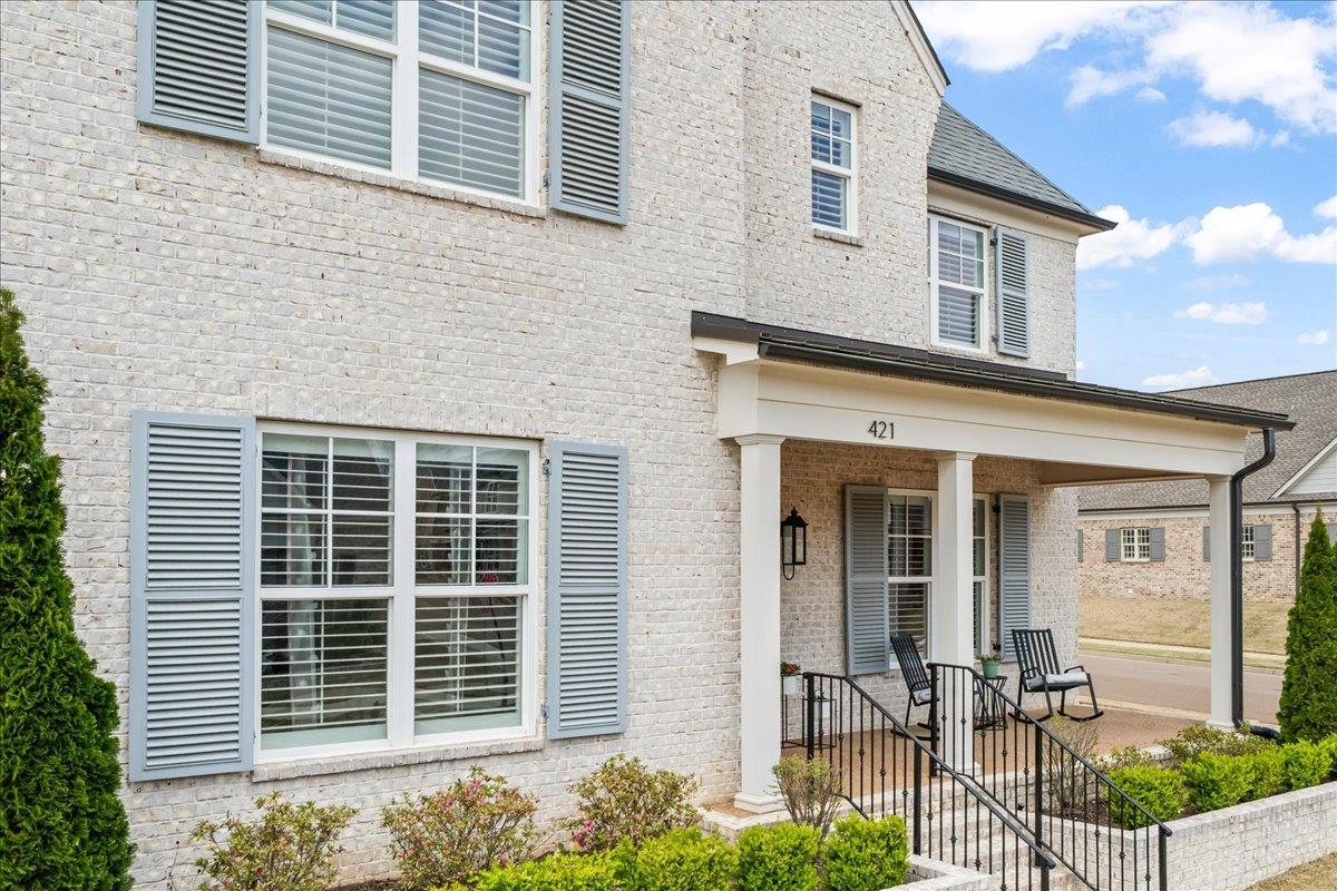 421 CATAWBA VALLEY DR