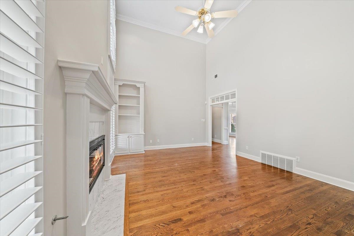 937 N WARWICK OAKS LN N