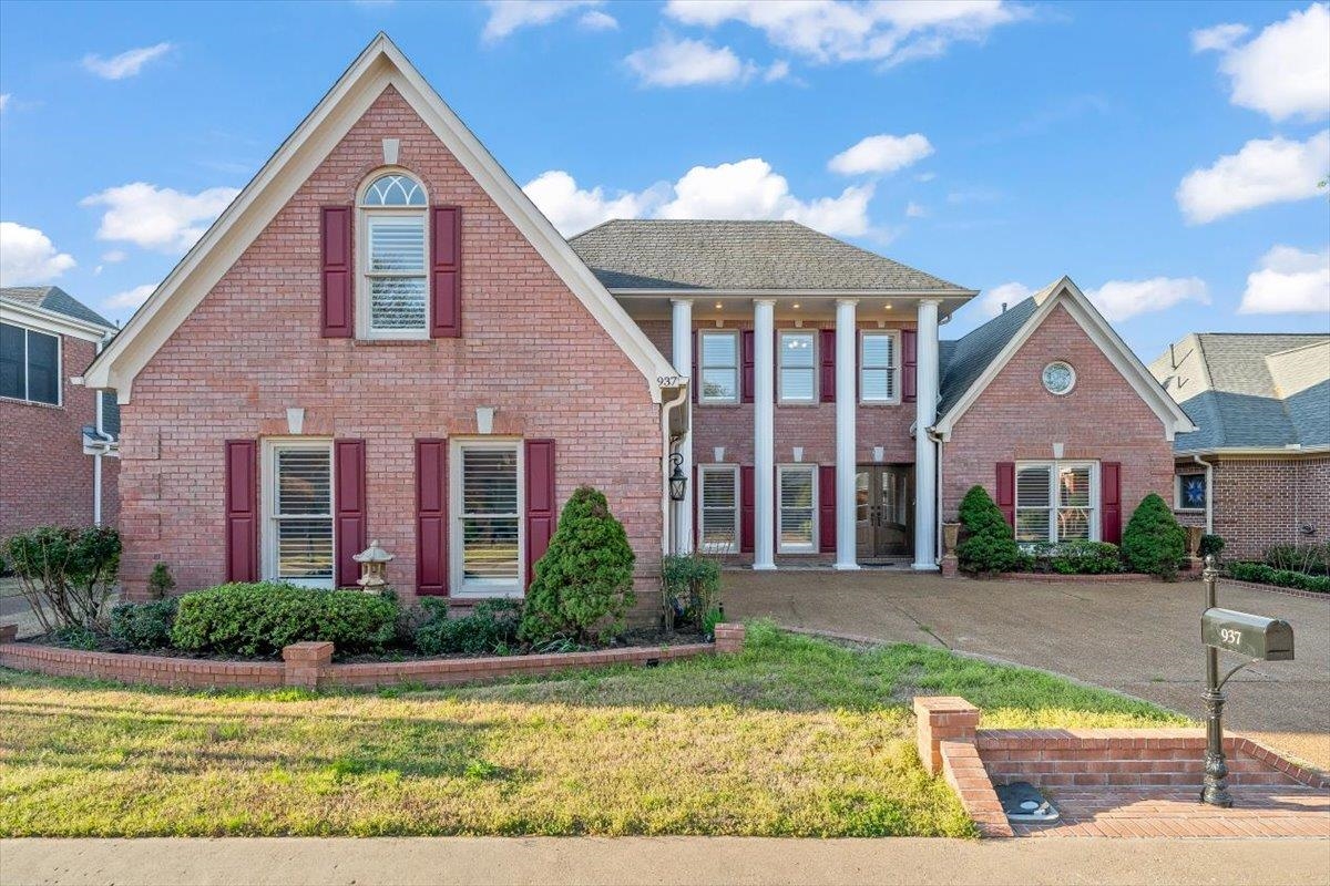937 N WARWICK OAKS LN N