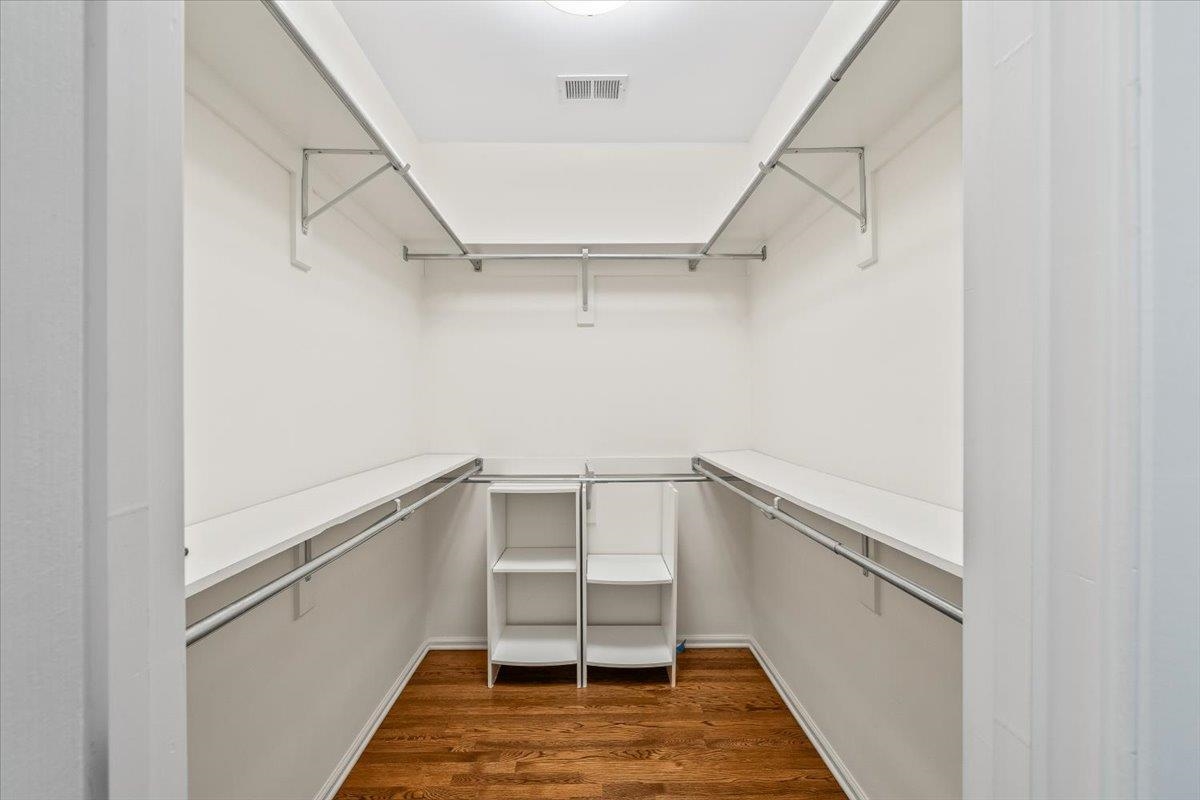 937 N WARWICK OAKS LN N