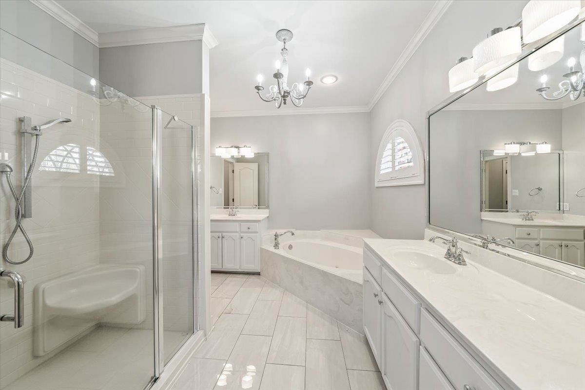 937 N WARWICK OAKS LN N