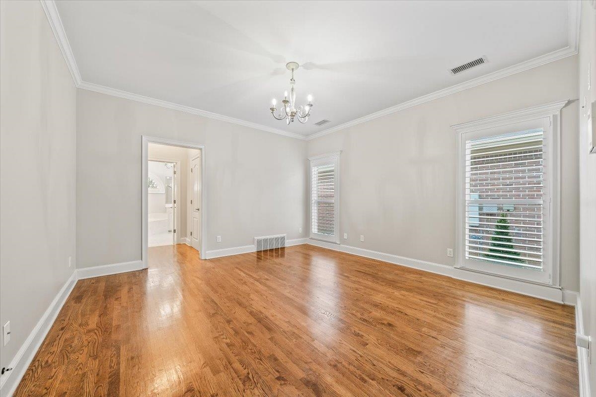 937 N WARWICK OAKS LN N