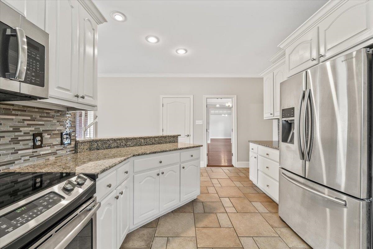 937 N WARWICK OAKS LN N