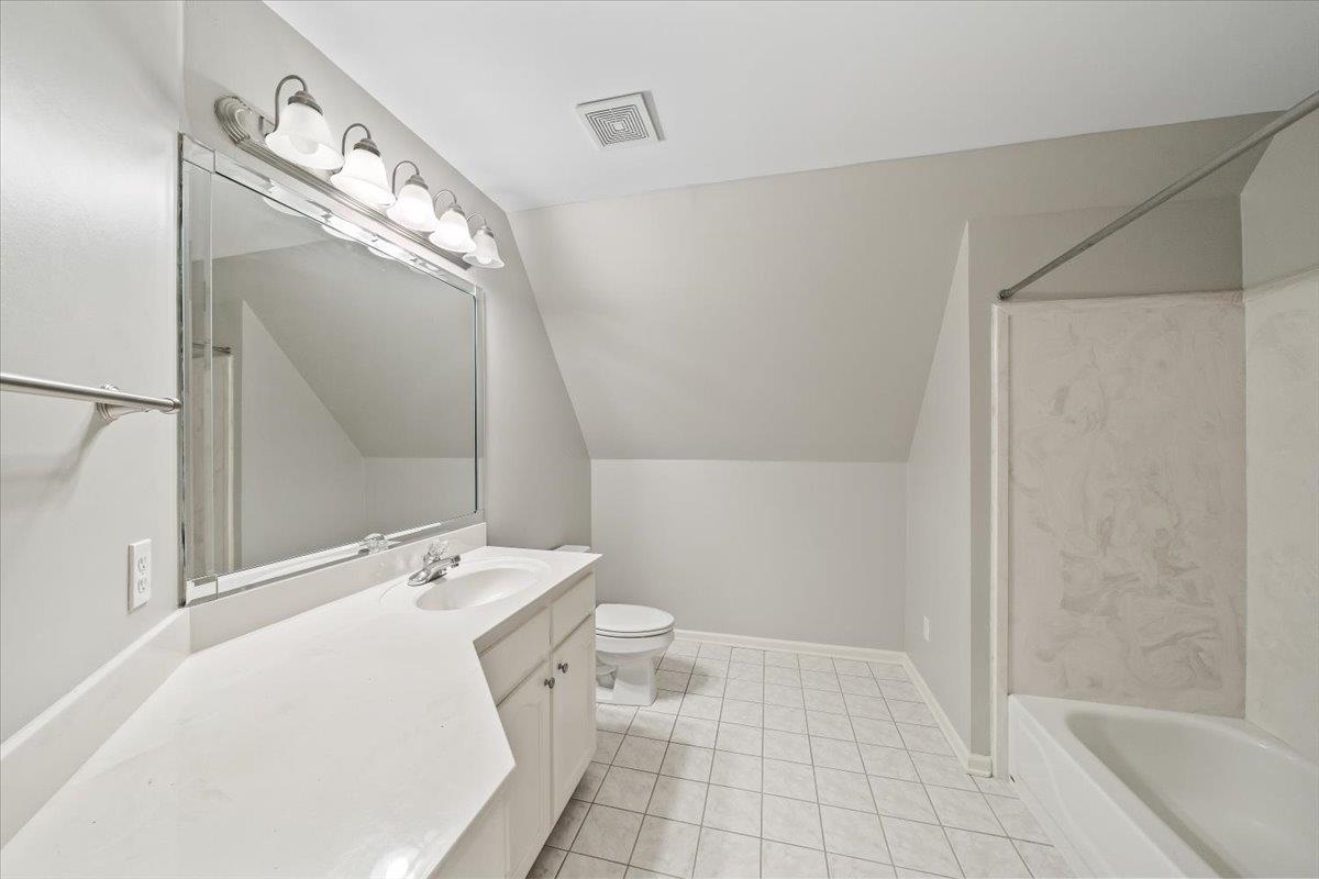 937 N WARWICK OAKS LN N