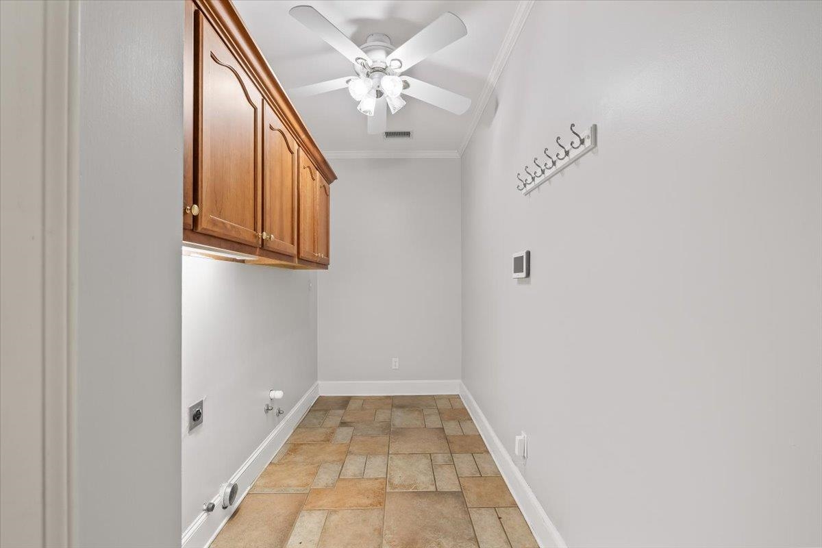 937 N WARWICK OAKS LN N