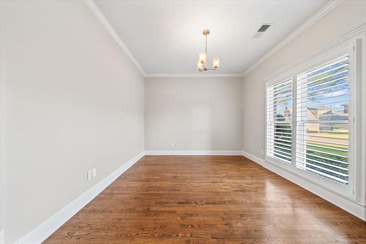 937 N WARWICK OAKS LN N