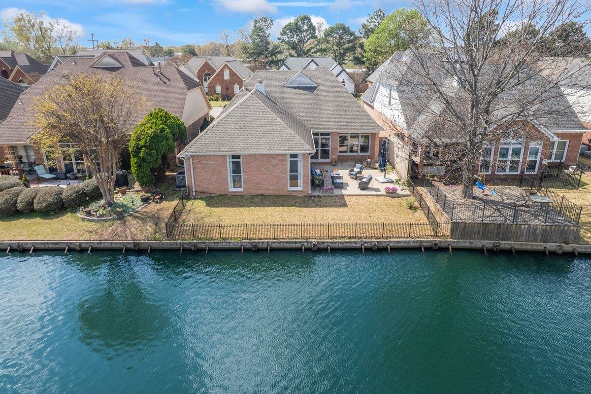 1022 BOATHOOK LN