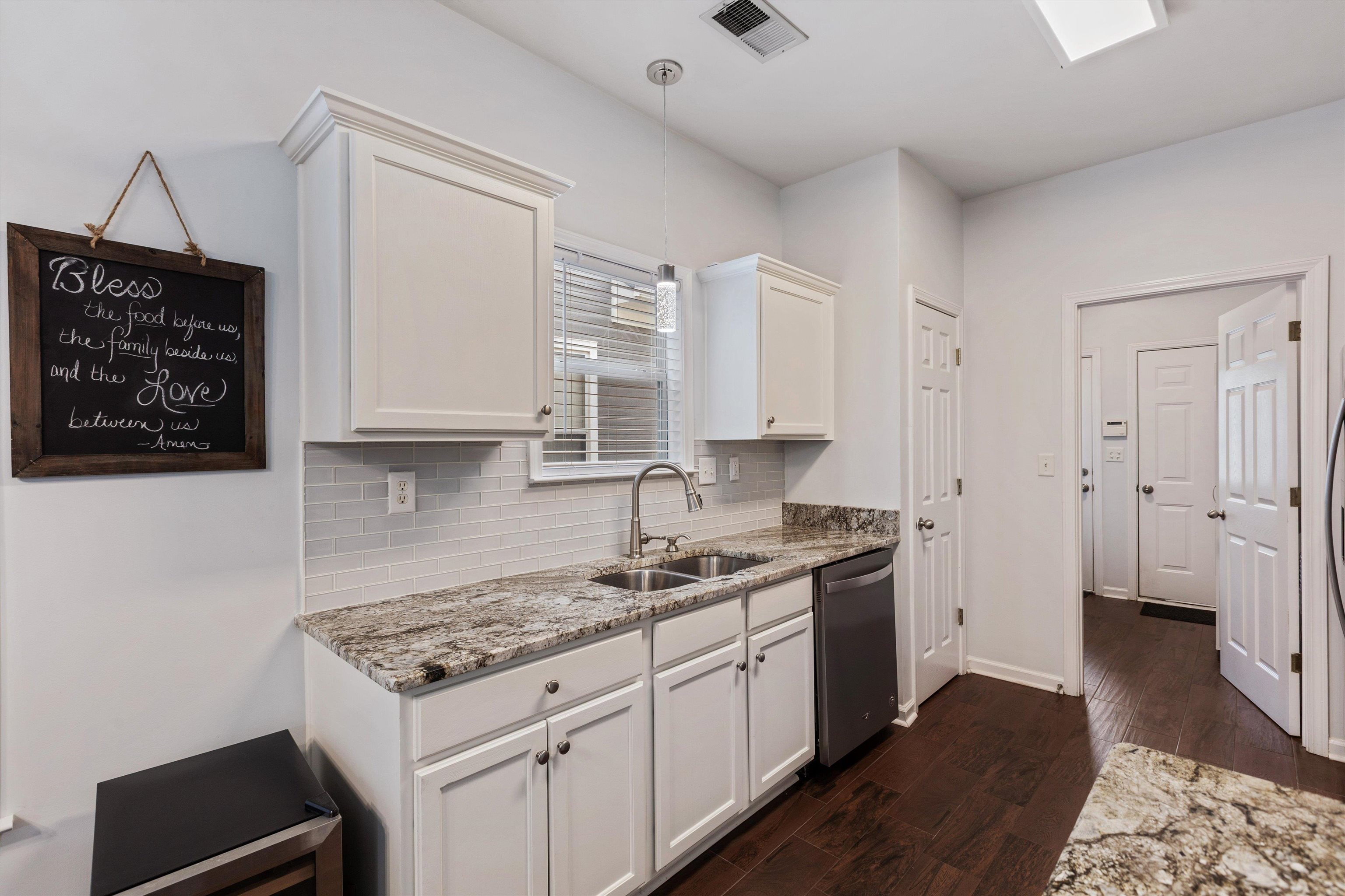 279 ISLAND VILLAGE DR