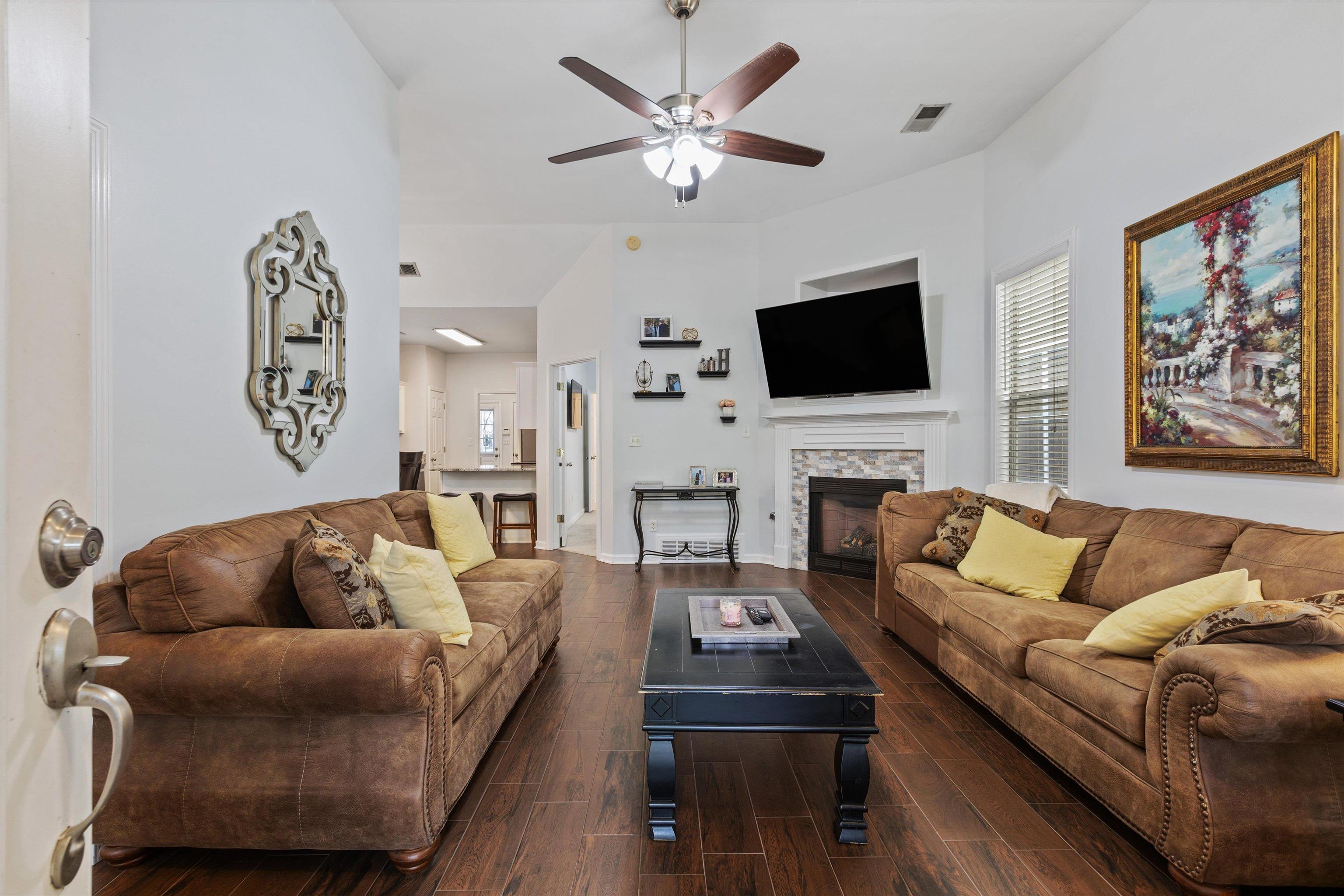 279 ISLAND VILLAGE DR