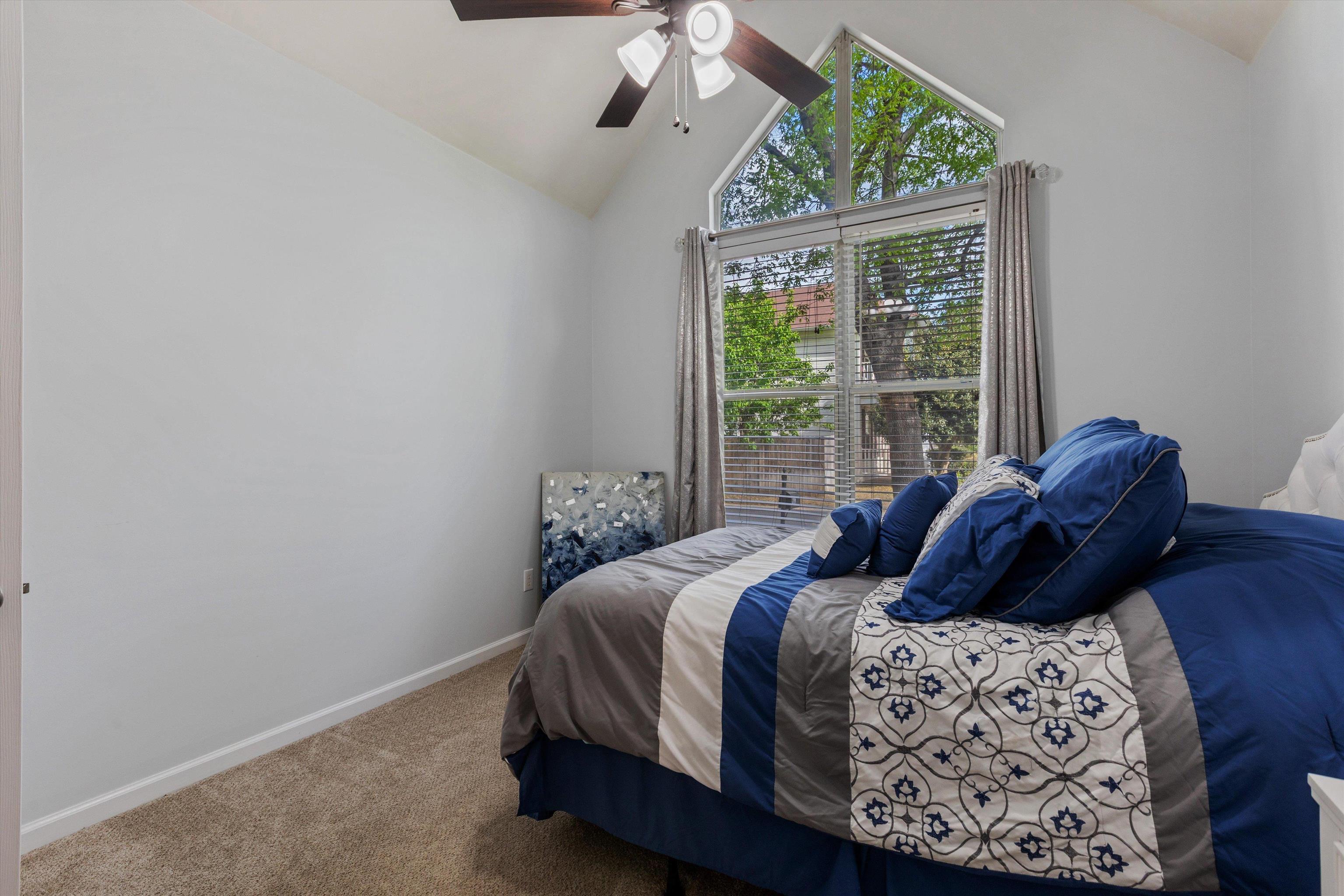 279 ISLAND VILLAGE DR
