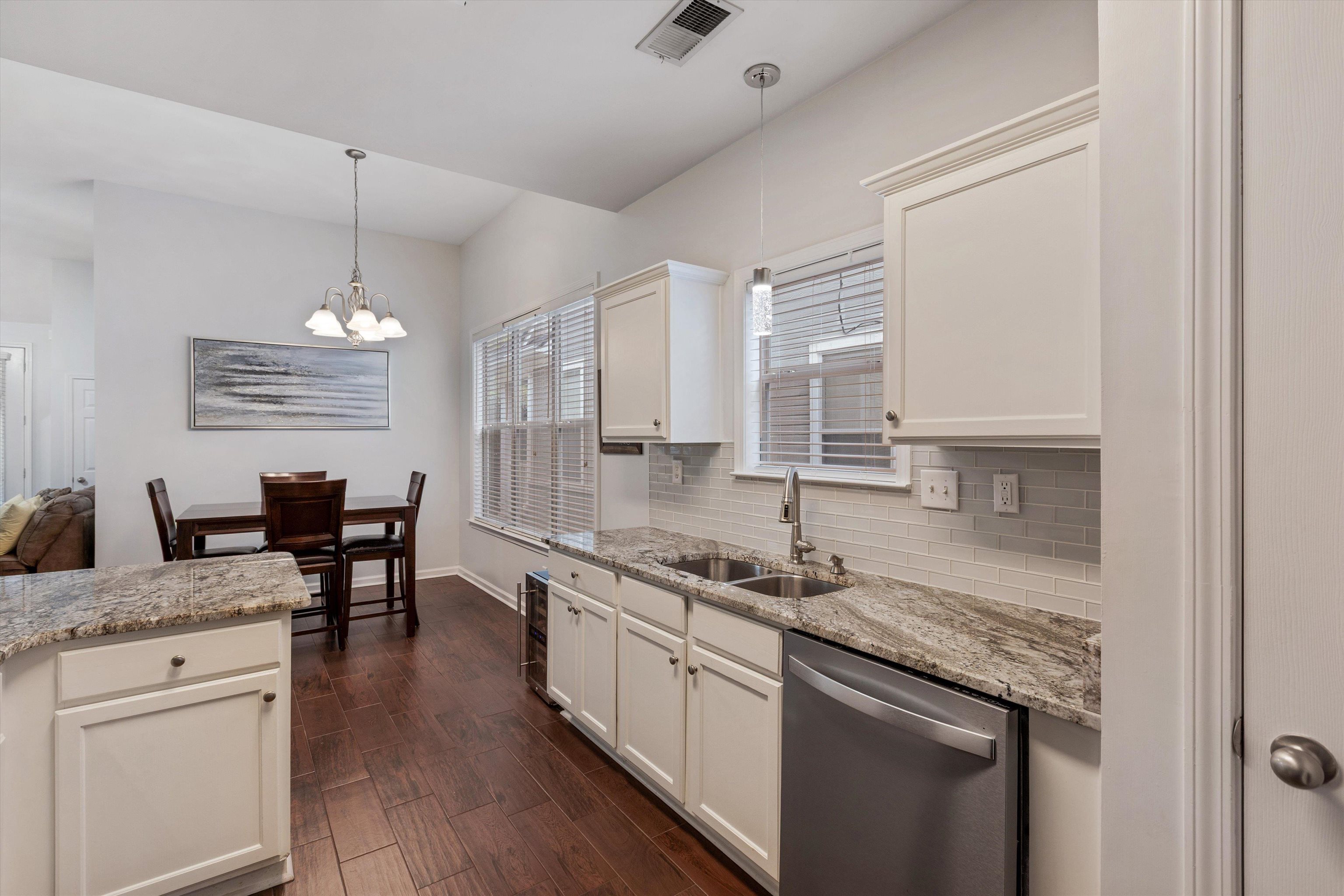 279 ISLAND VILLAGE DR