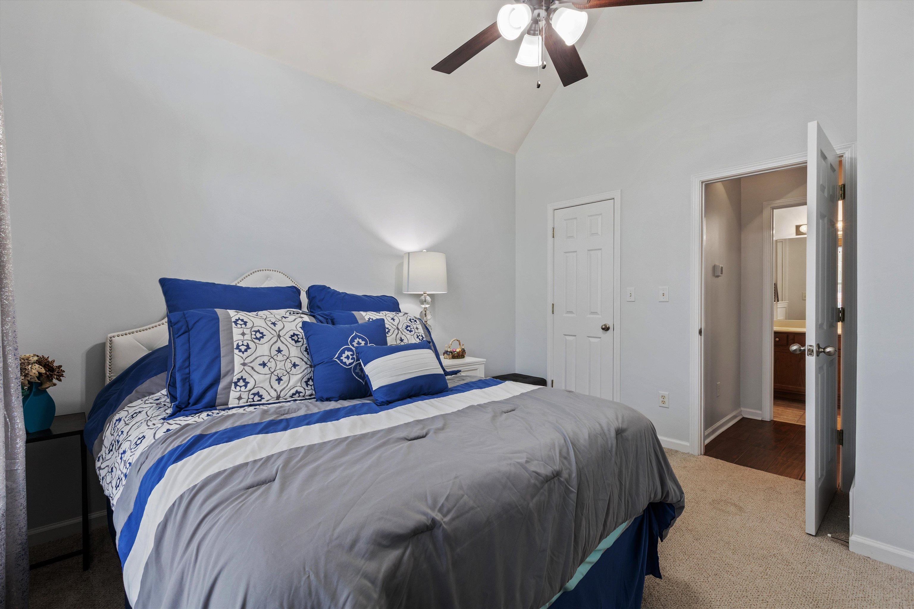 279 ISLAND VILLAGE DR