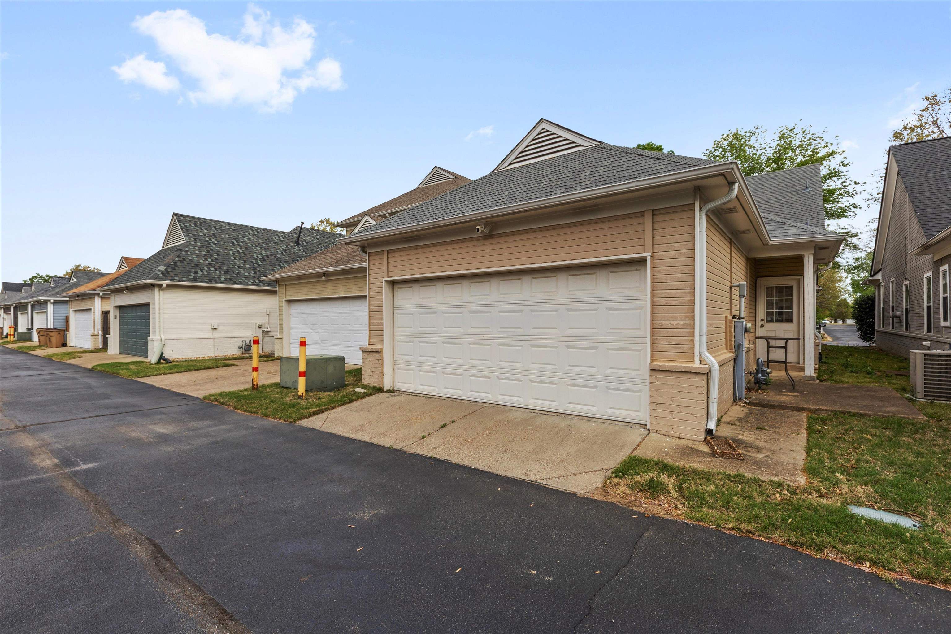 279 ISLAND VILLAGE DR