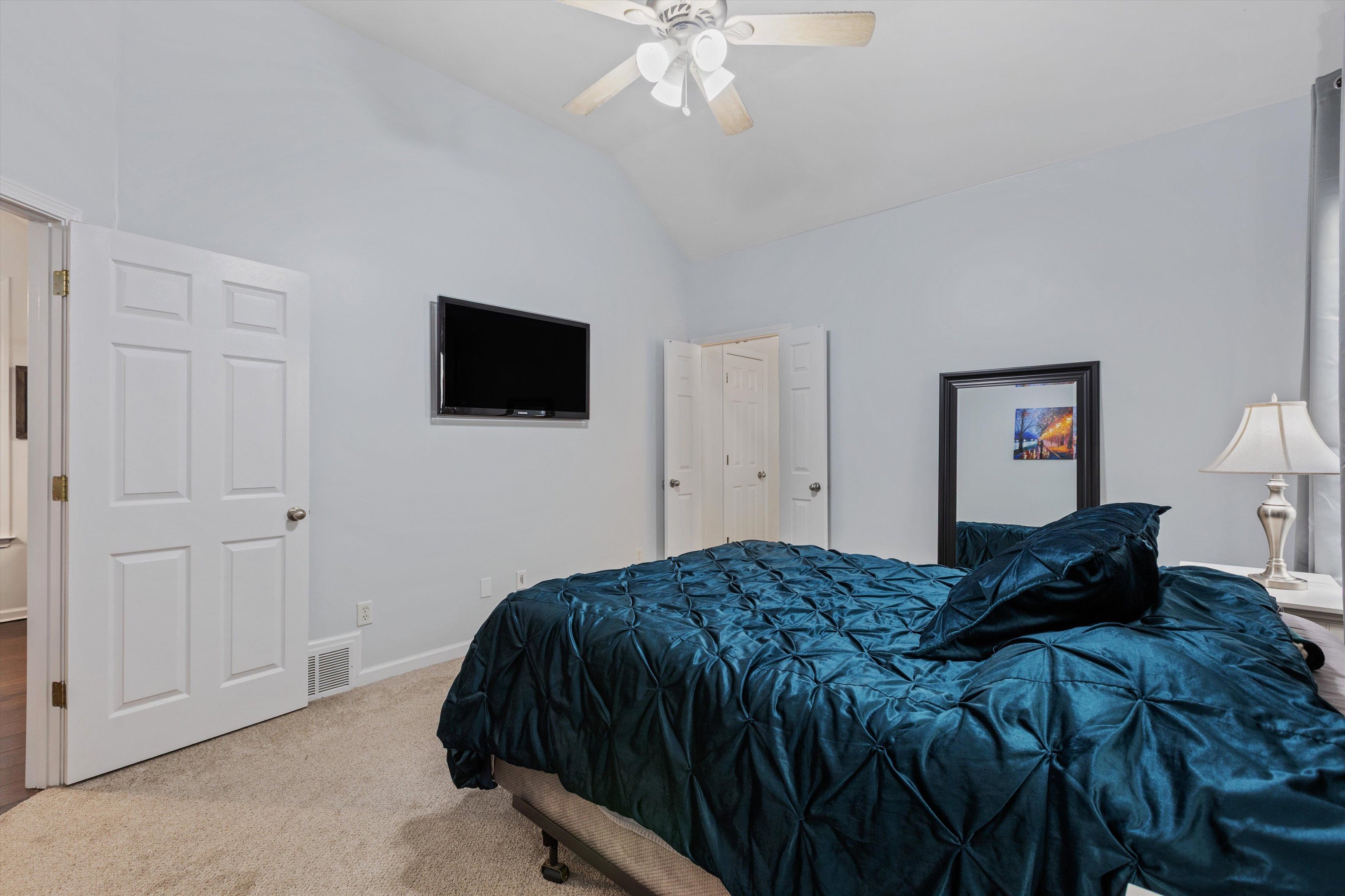 279 ISLAND VILLAGE DR