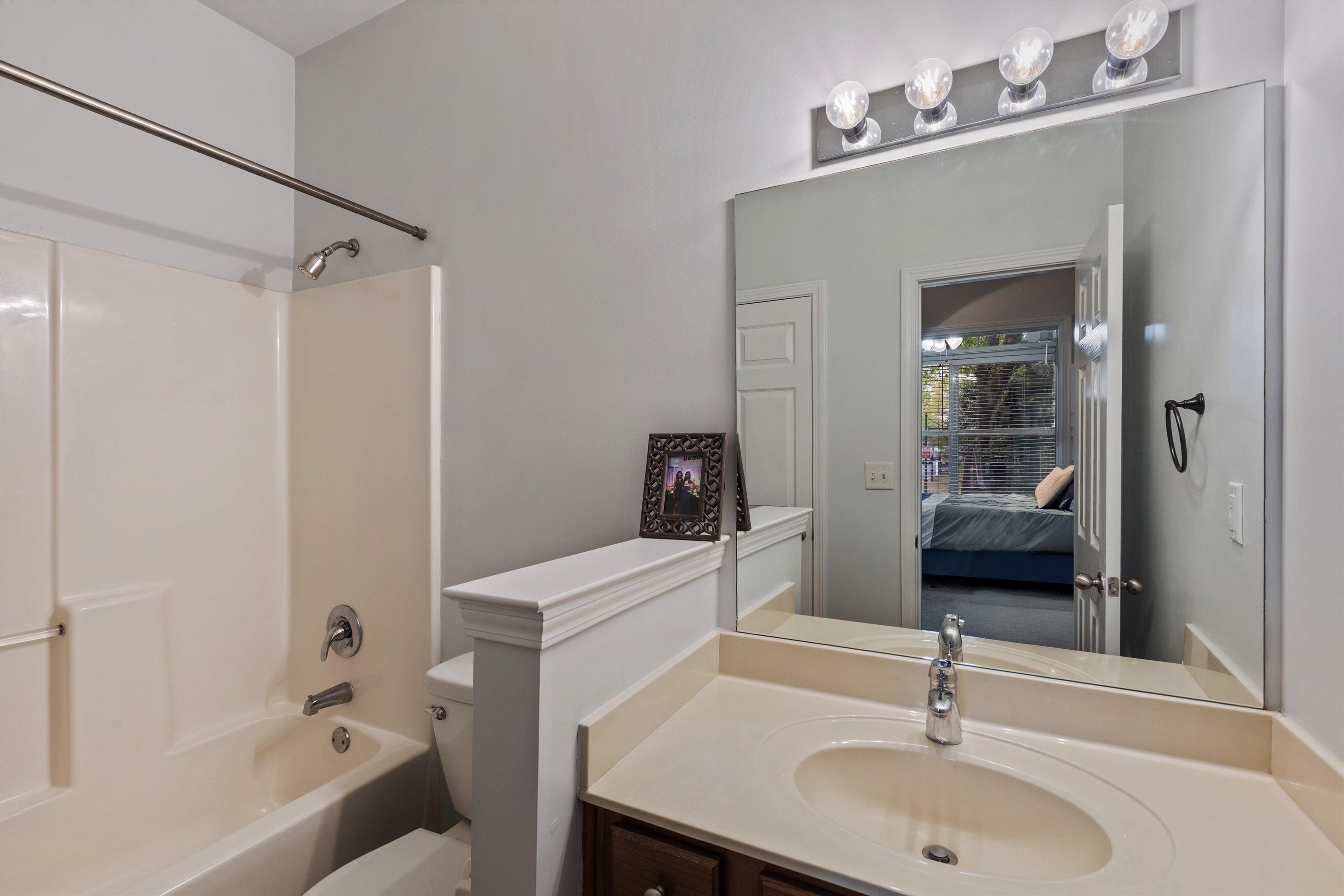 279 ISLAND VILLAGE DR