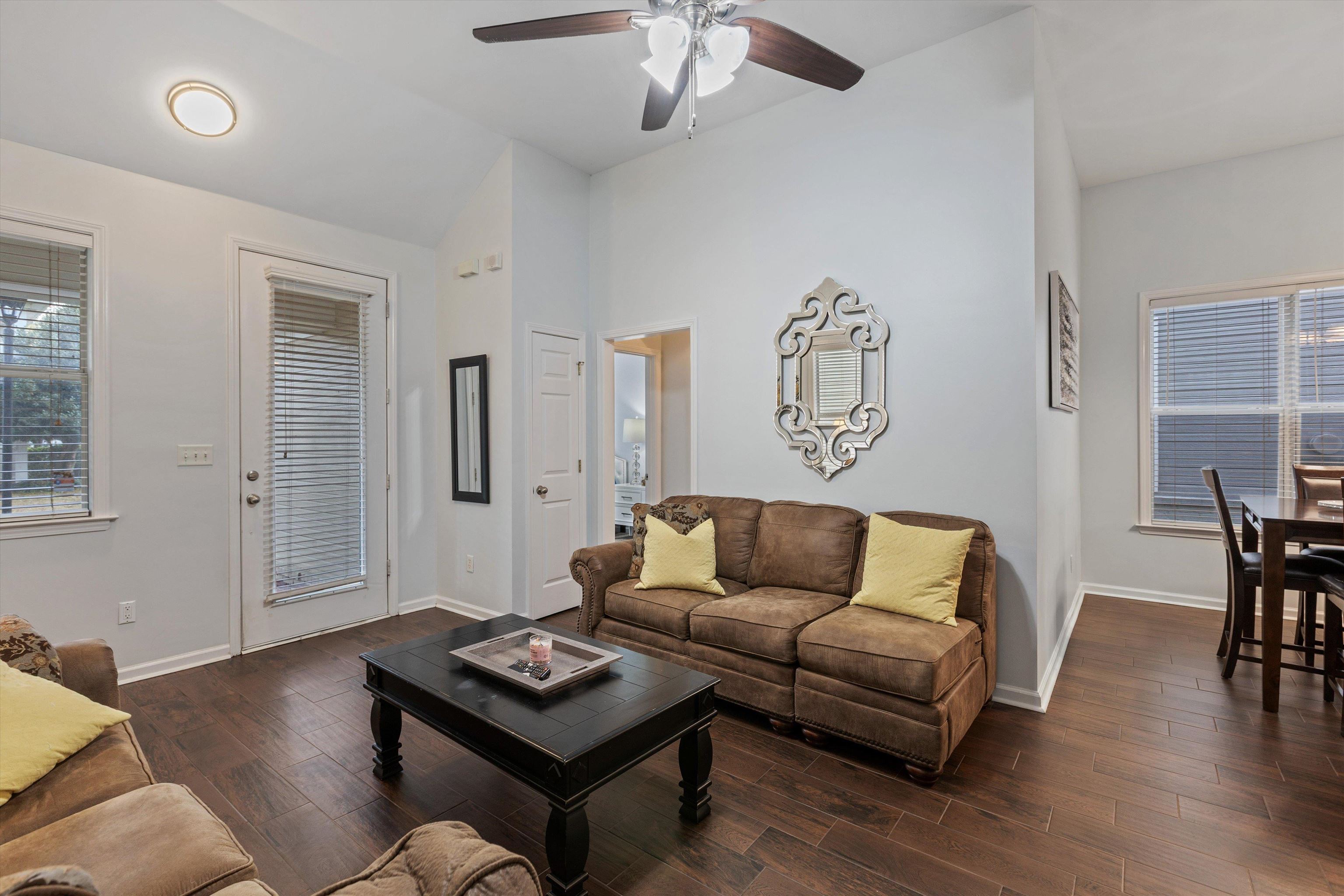 279 ISLAND VILLAGE DR