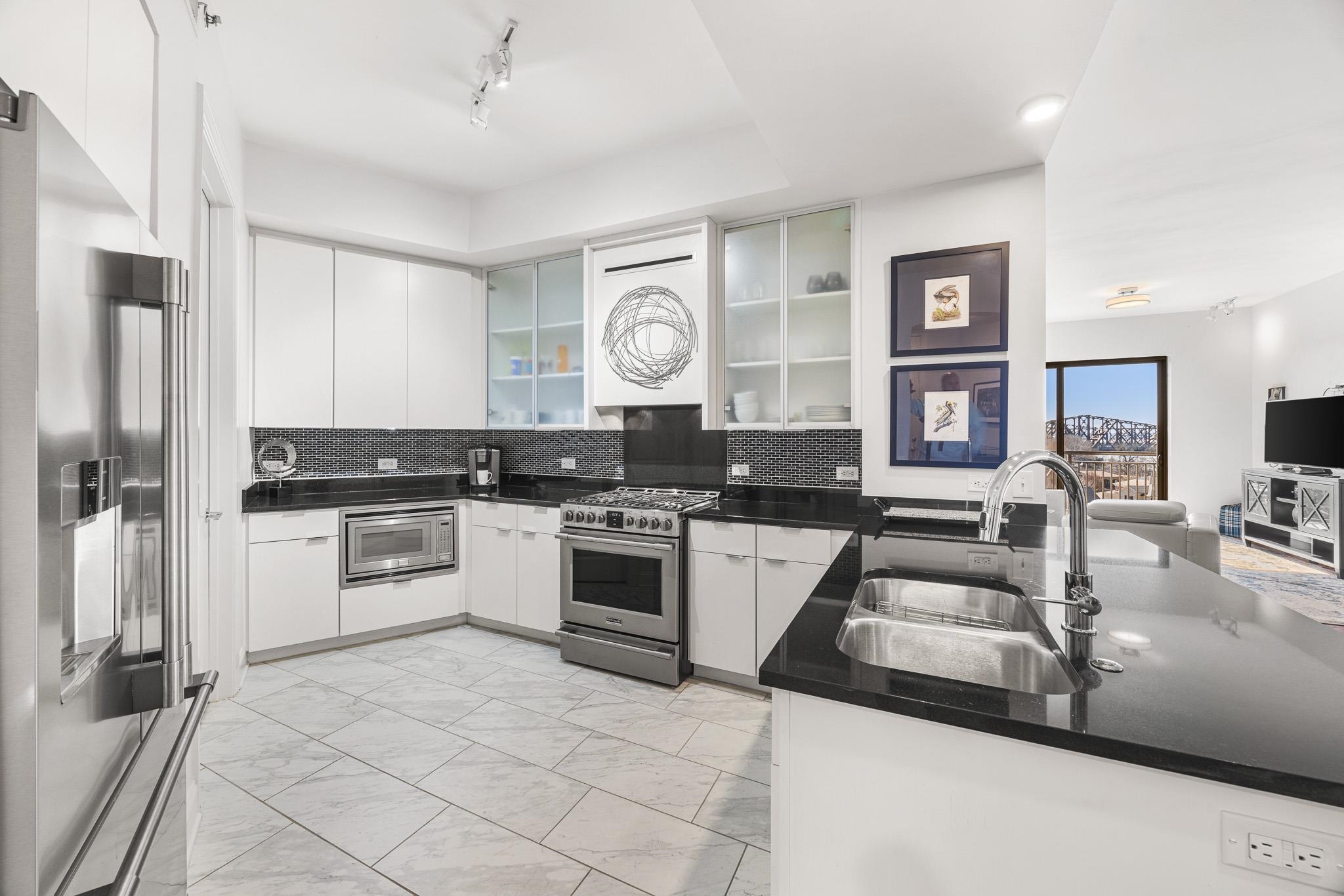 717 RIVERSIDE DR Unit: B2603